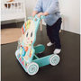 Voir la diapositive 4 : One Two Fun Trotteur multi-activités en bois
