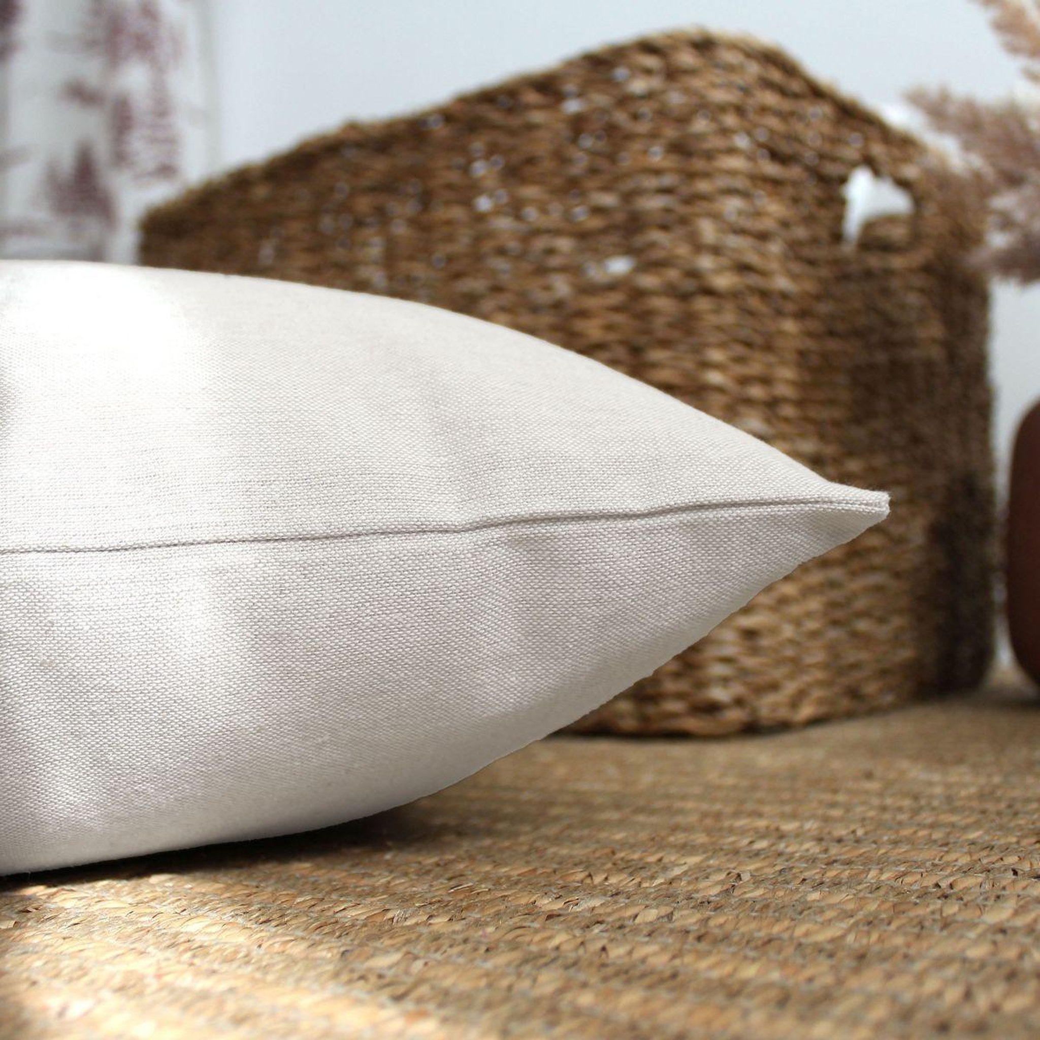 Voir la diapositive 2 : ENJOY HOME Coussin déco uni  dune  40x40cm écru