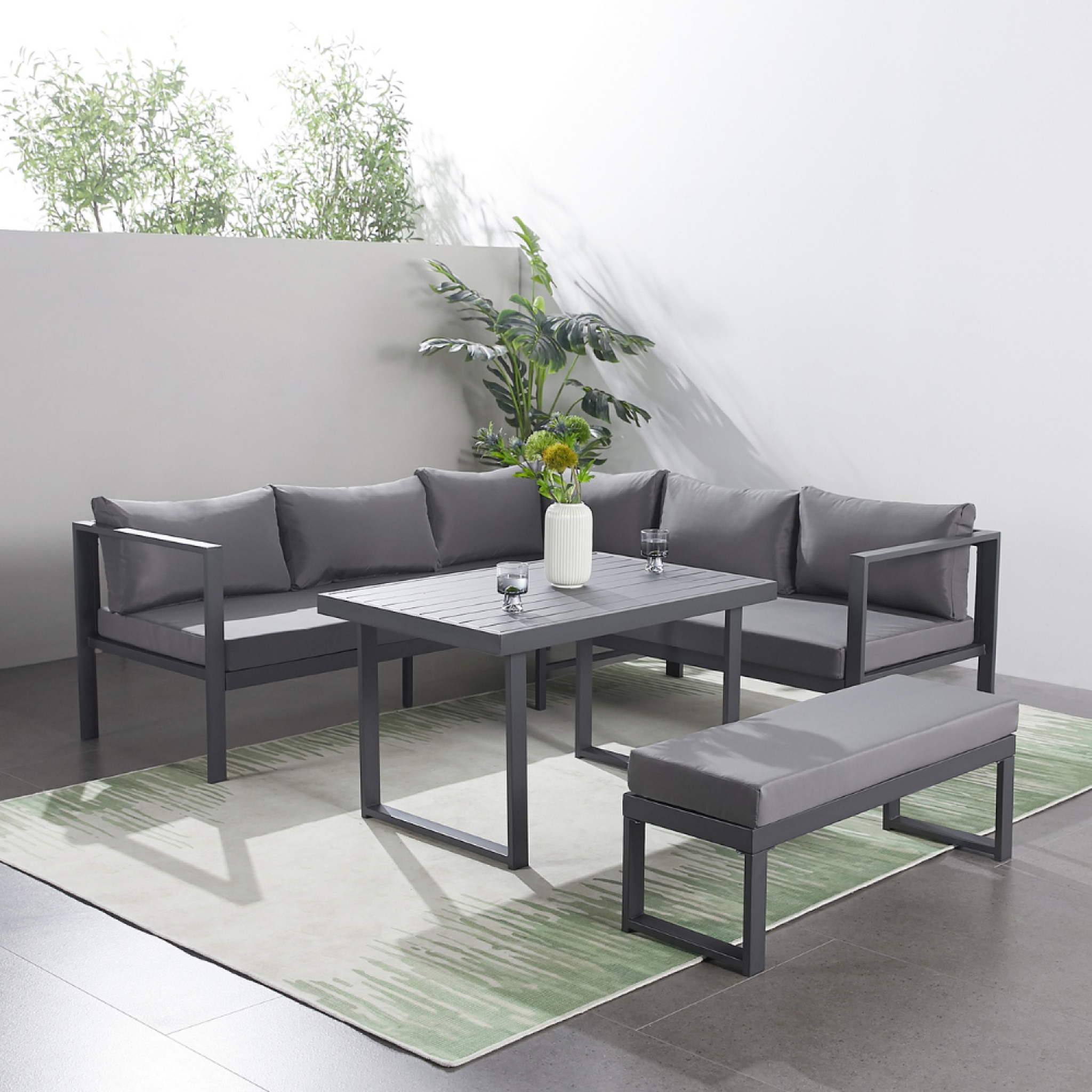 Voir la diapositive 2 : CONCEPT USINE Salon de jardin 6 places gris foncé avec canapé et banc MARBELLA