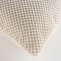 Voir la diapositive 3 : Paris Prix Coussin Déco en Velours Relief  Java  45x45cm Naturel