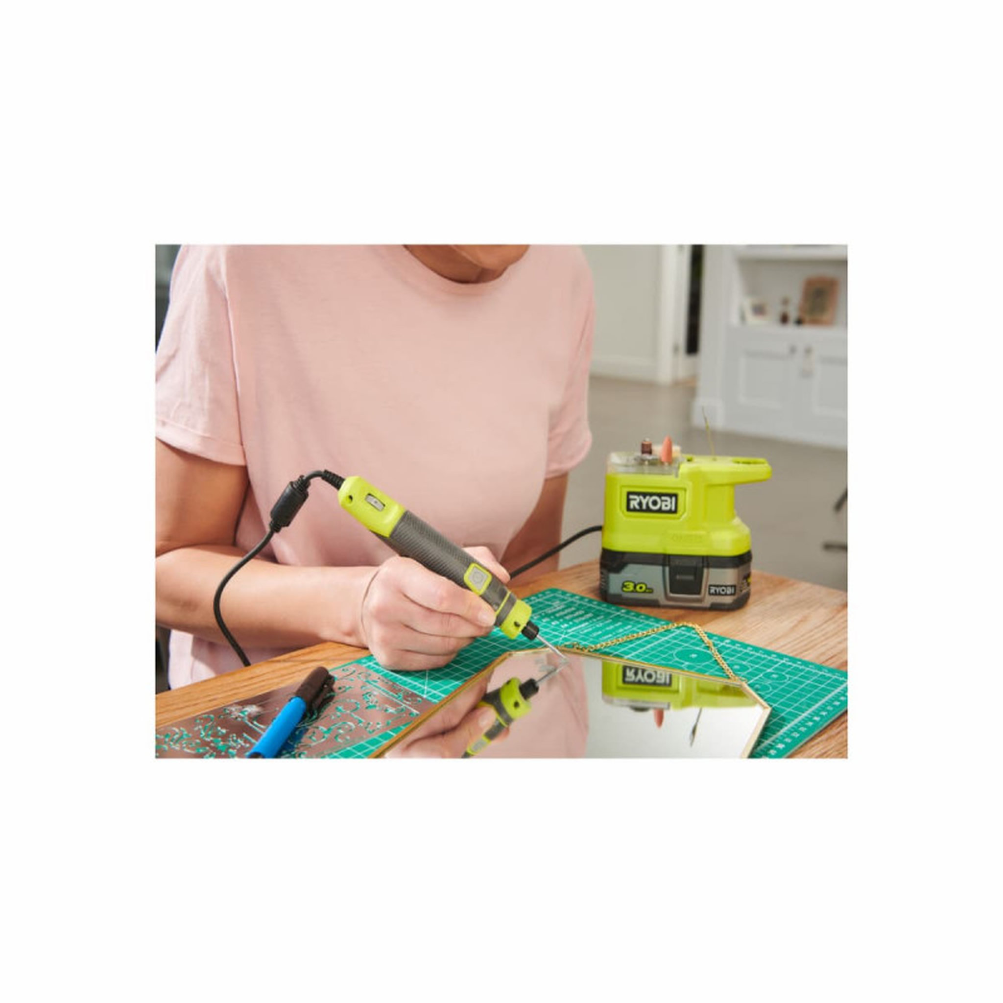 Voir la diapositive 4 : Ryobi Pack RYOBI Mini outil multifonction 18V One+ RRT18-0 - 1 Batterie 5.0Ah - 1 Chargeur rapide RC18120