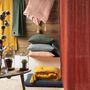 Voir la diapositive 2 : Paris Prix Coussin Déco Uni  Angelia  40x40cm Jaune