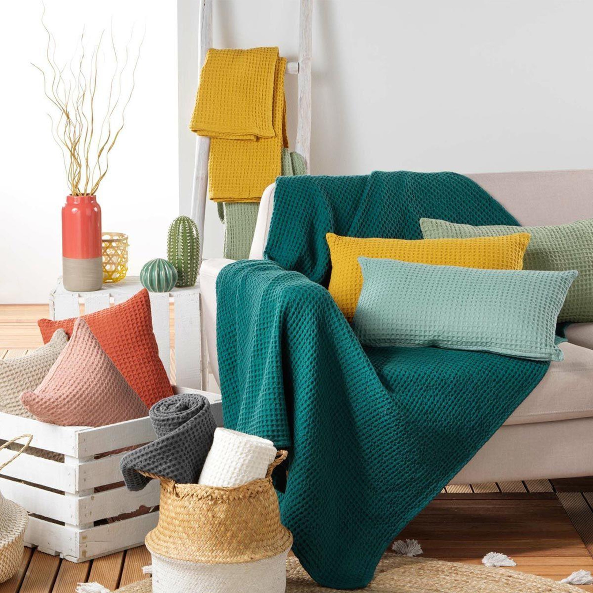 Voir la diapositive 2 : Douceur d'Intérieur Plaid nid d'abeille uni  gaufrette  125x150cm pétrole