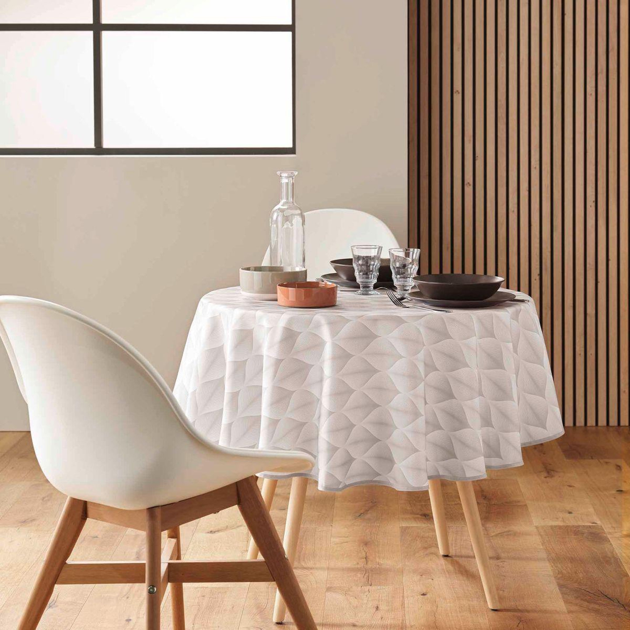 Voir la diapositive 4 : Douceur d'Intérieur Nappe ronde antitache imprimé  kalini  180cm naturel