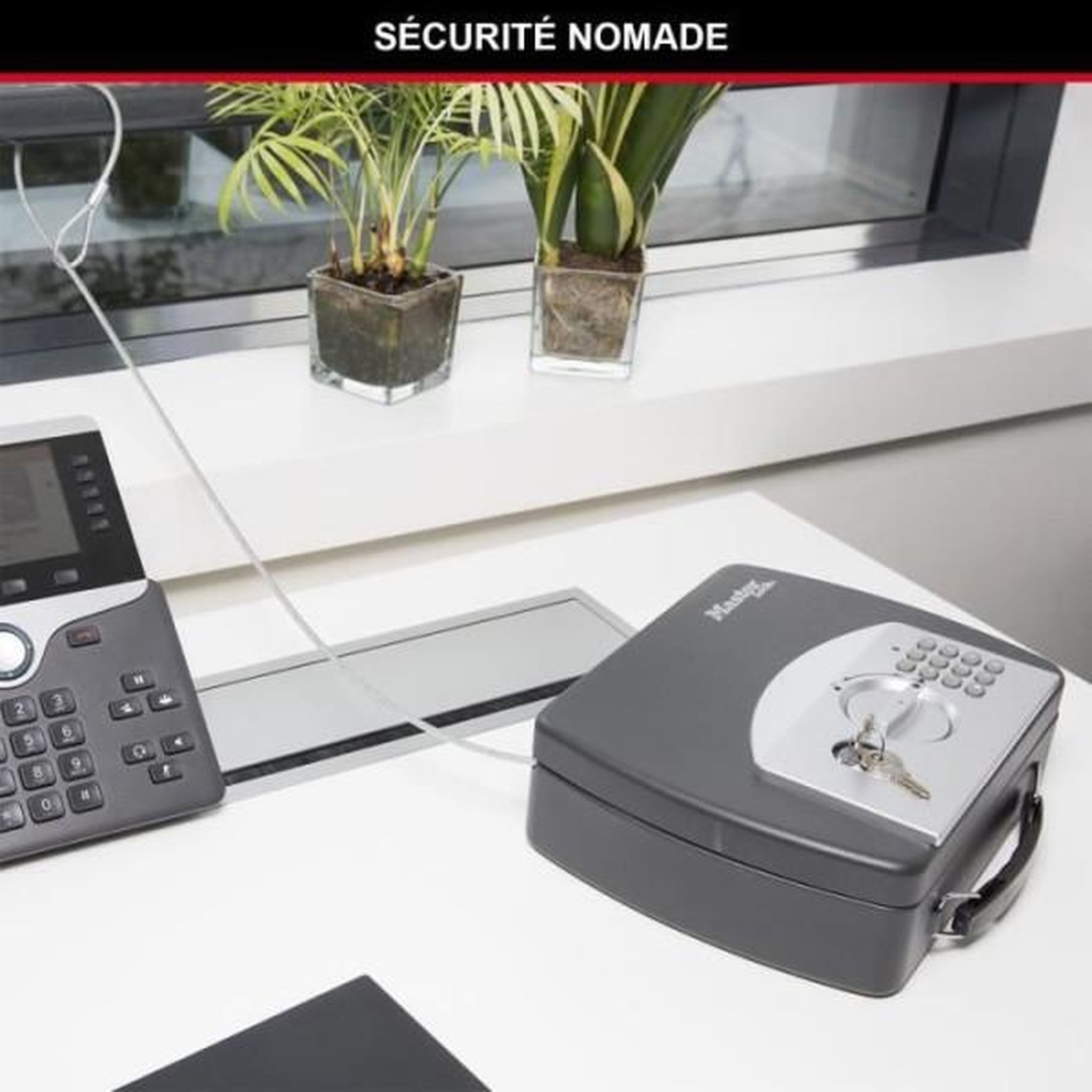 Voir la diapositive 2 : Master lock Master lock petit coffre nomade a combinaison électronique p008eml