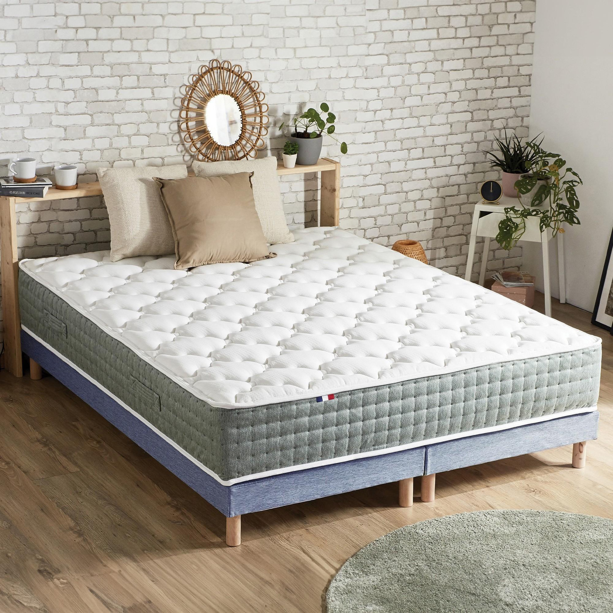 Voir la diapositive 2 : IDLITERIE Ensemble + matelas Ressort 7 zones Face Hiver/Eté différente HYGGE Fabriqué en France