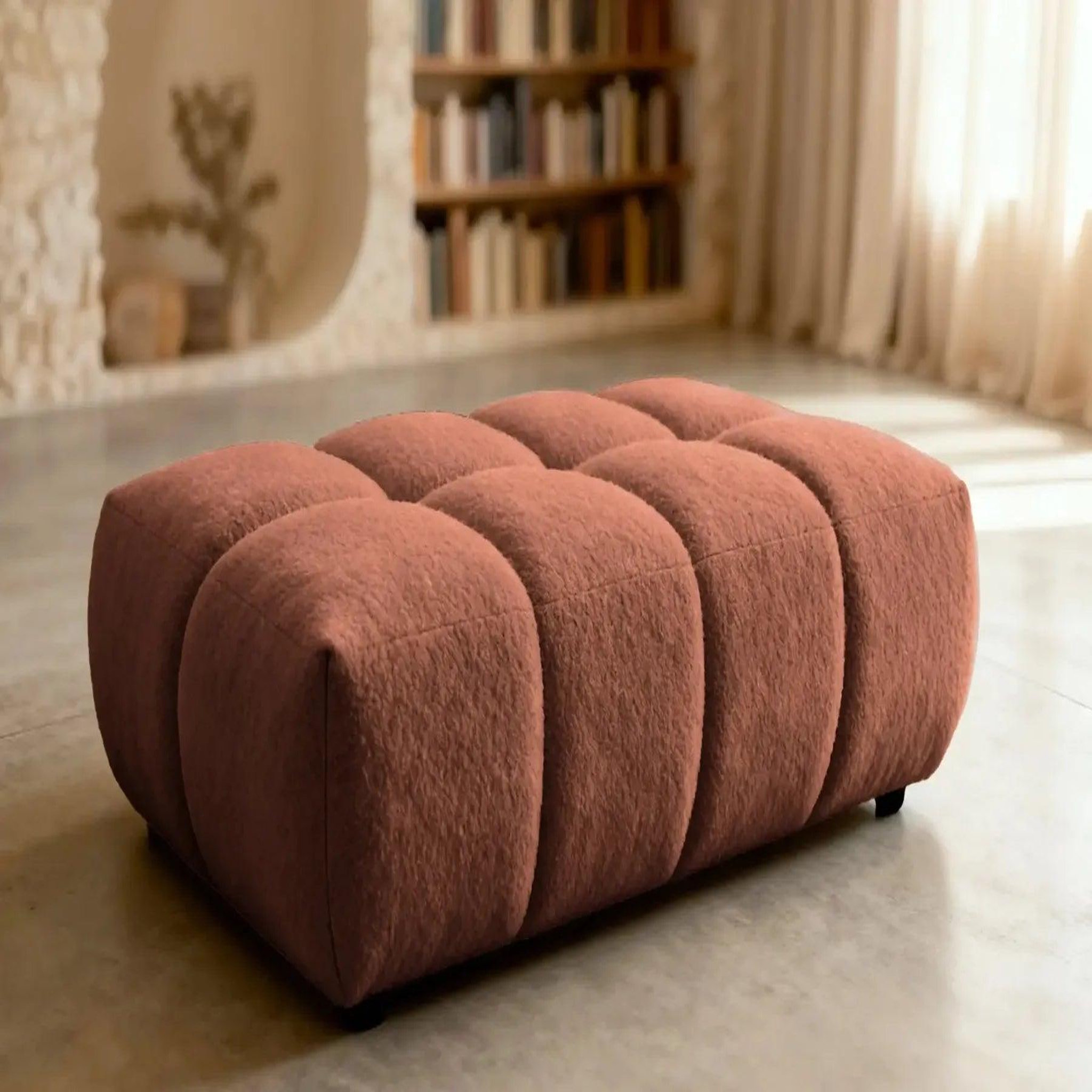 Voir la diapositive 4 : CASANOVA PARIS Alexia - pouf tissu bouclette