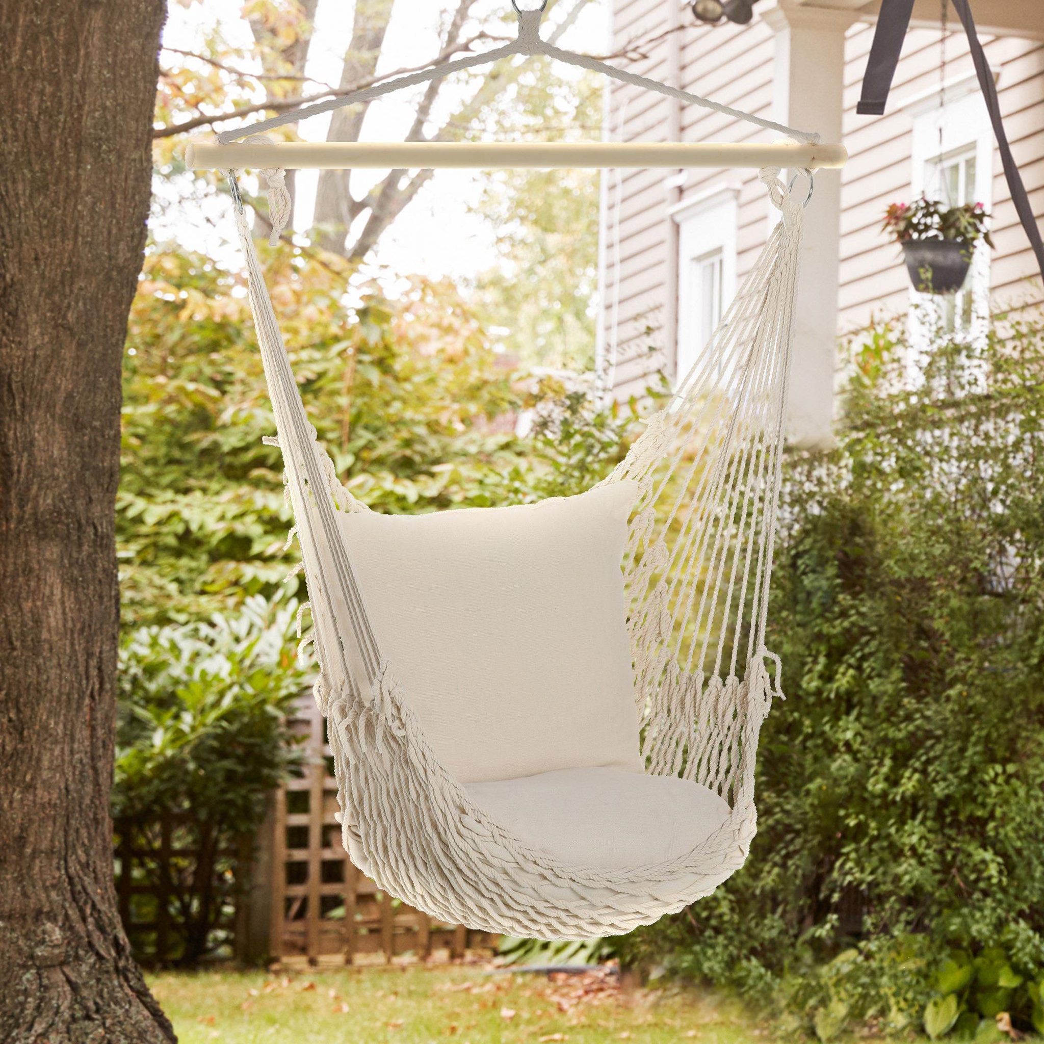 Voir la diapositive 2 : OUTSUNNY Chaise suspendue - fauteuil suspendu - assise dossier rembourrés - bois macramé tissu beige
