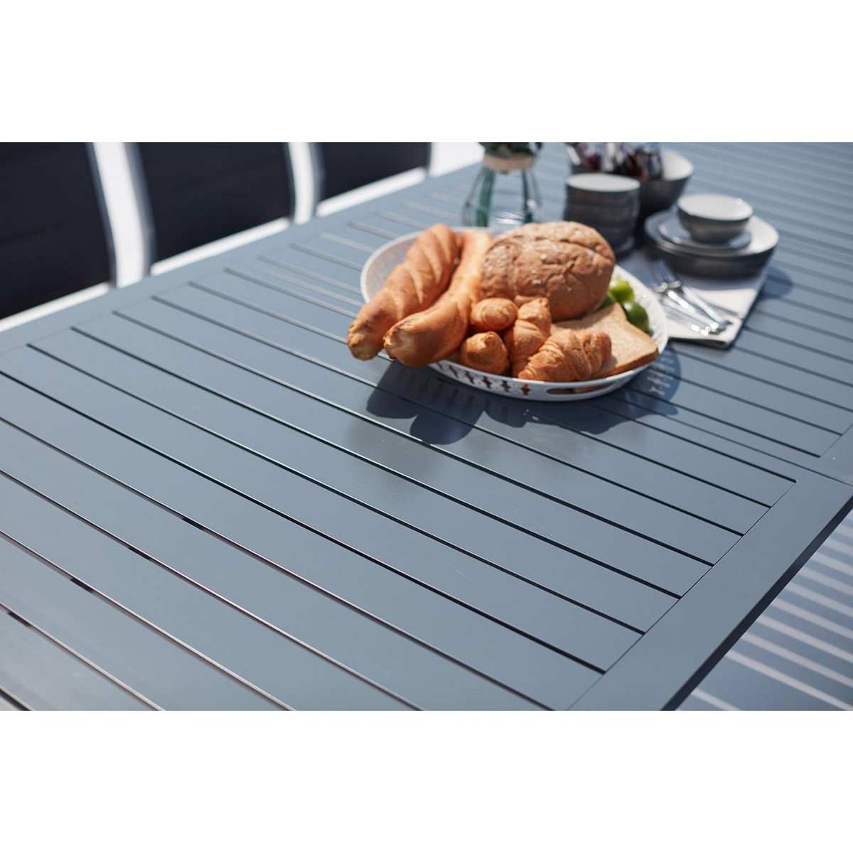 CONCEPT USINE Table de jardin extensible et 8 chaises alu-toile PVC gris AREZZO