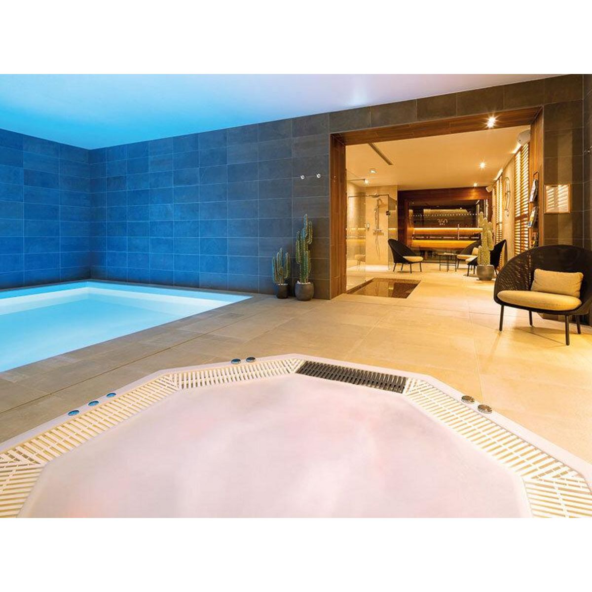 Smartbox Séjour en suite en hôtel 4* avec 2h d'accès au spa à Mâcon - Coffret Cadeau Séjour