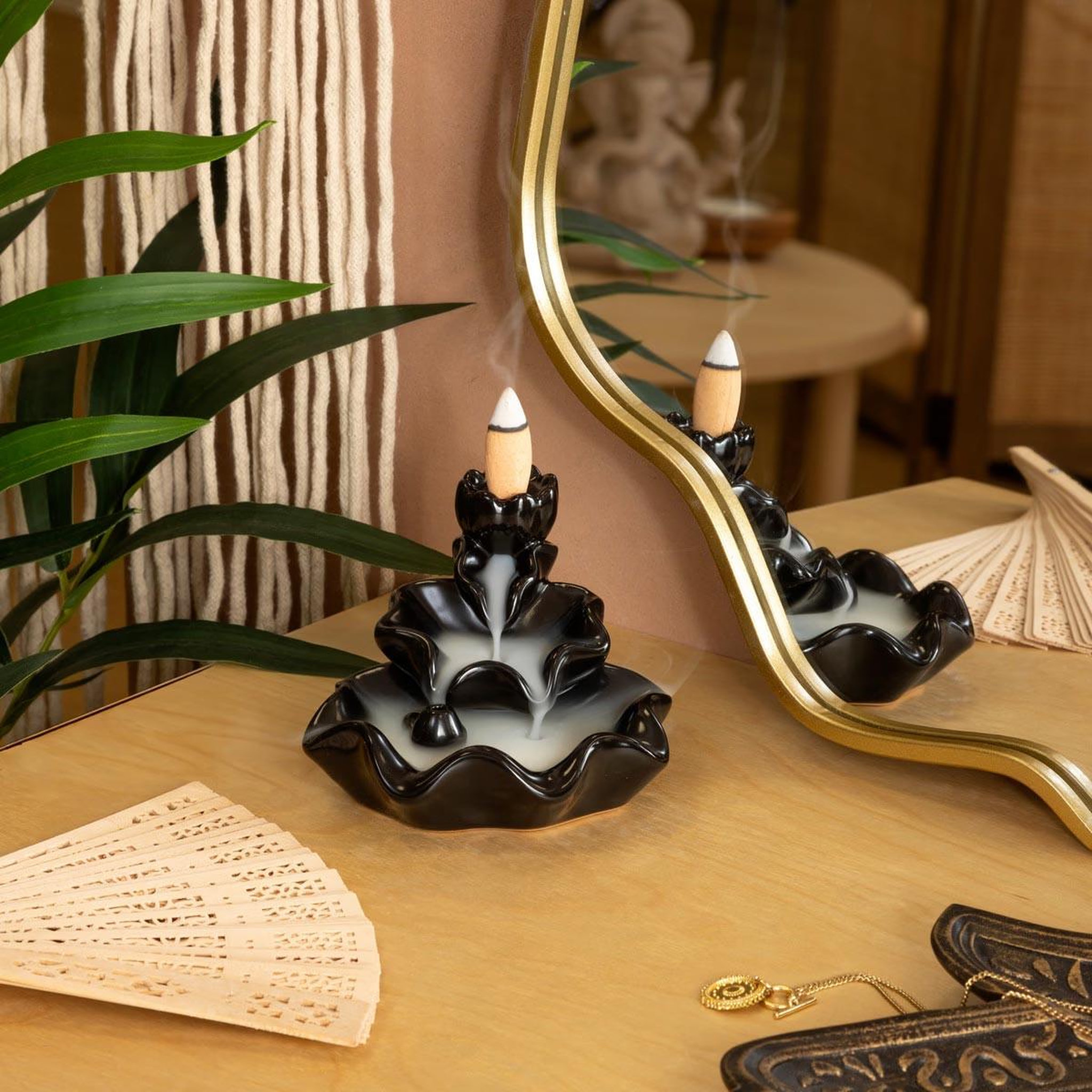Voir la diapositive 2 : ATMOSPHERA Fontaine à encens avec 10 cônes  iloe  10cm noir