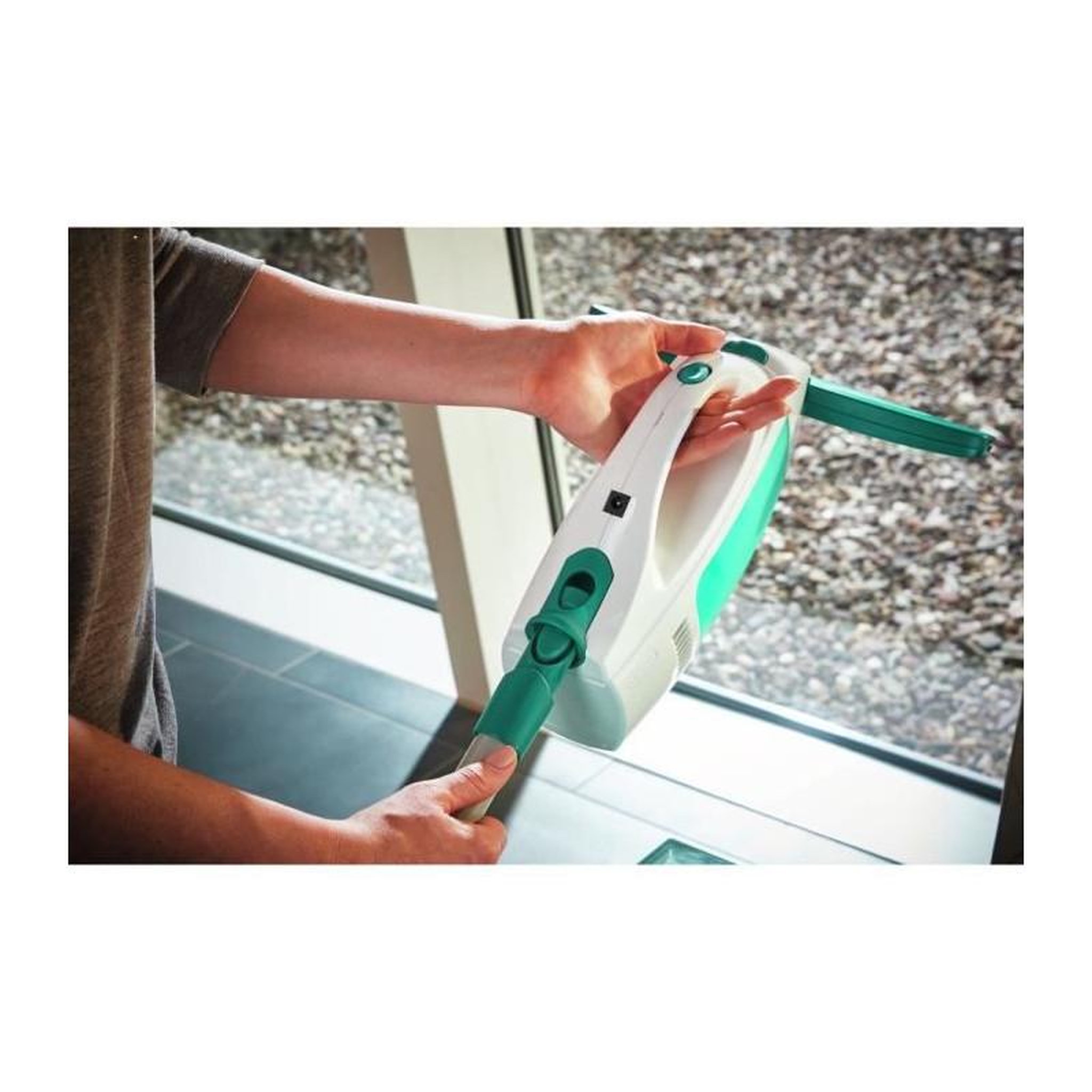 Voir la diapositive 5 : Leifheit Leifheit 51003 Kit aspirateur a vitres Dry + Clean avec manche et mouilleur, lave vitre sans traces, nettoyeur vitres multi usag