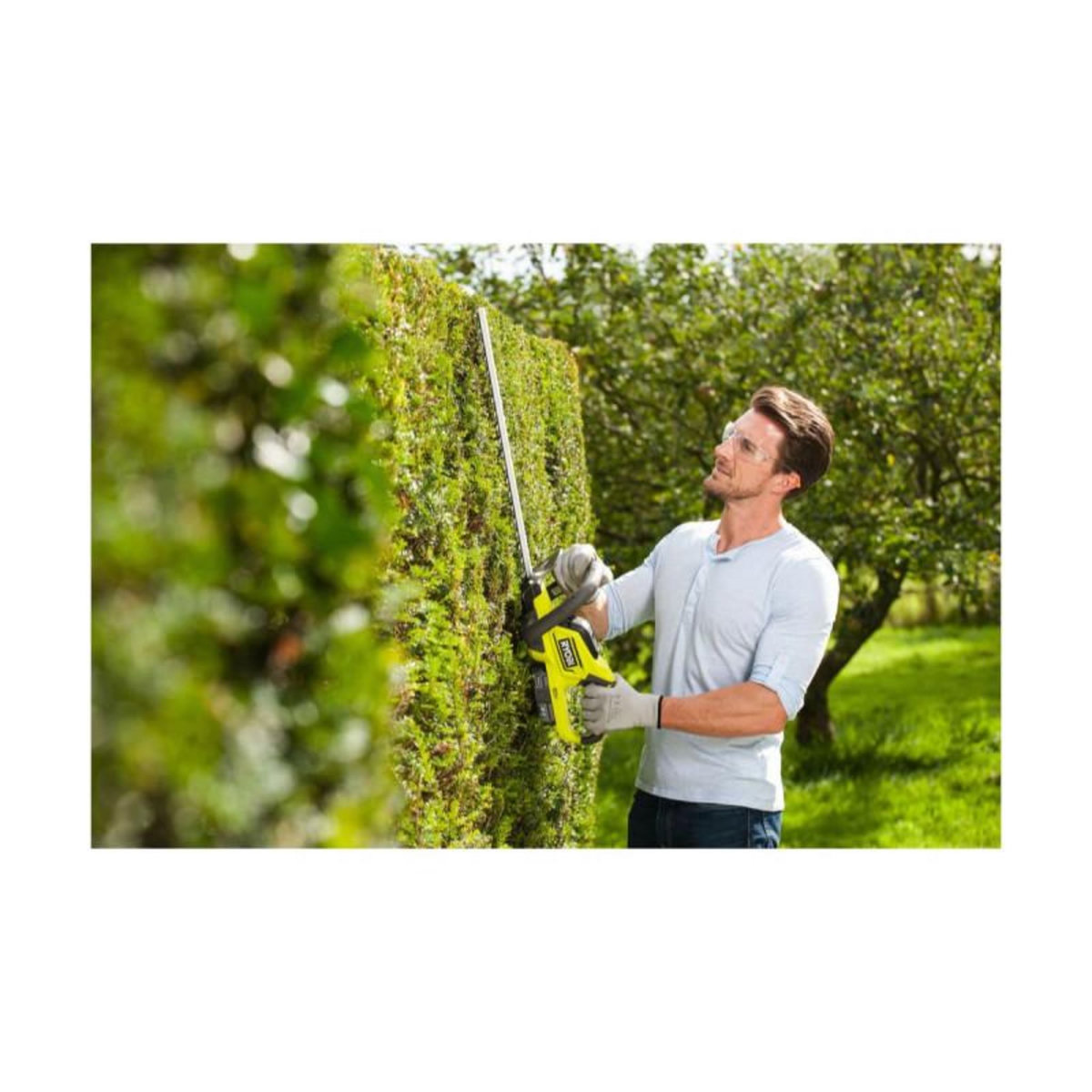 Ryobi Pack RYOBI taille haie 18V One+ lithium OHT1845 - souffleur 18V One+ OBL1820S - sans batterie ni ch