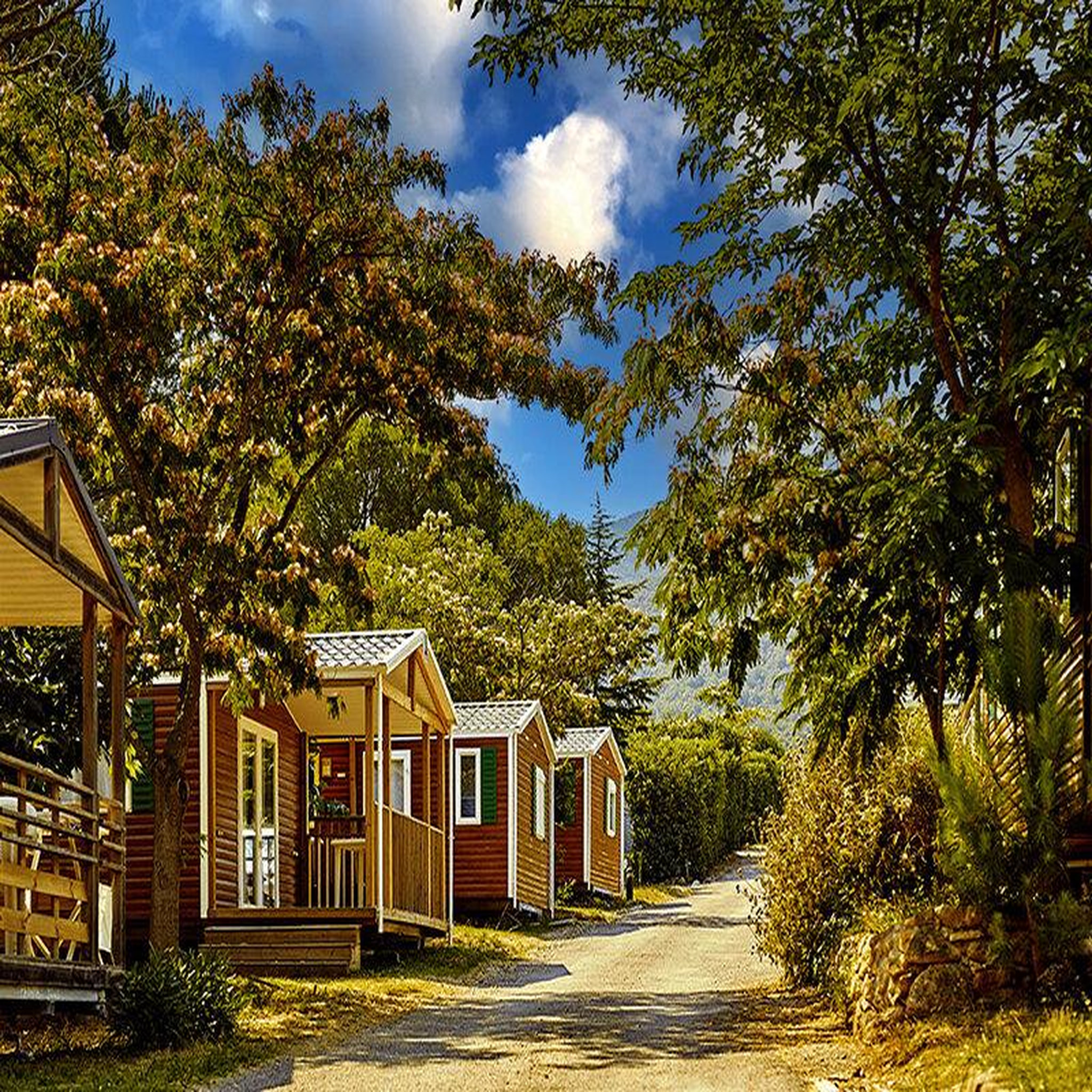 Voir la diapositive 2 : Smartbox 3 jours en famille en mobil-home dans un camping 4* près d'argelès-sur-mer - coffret cadeau séjour
