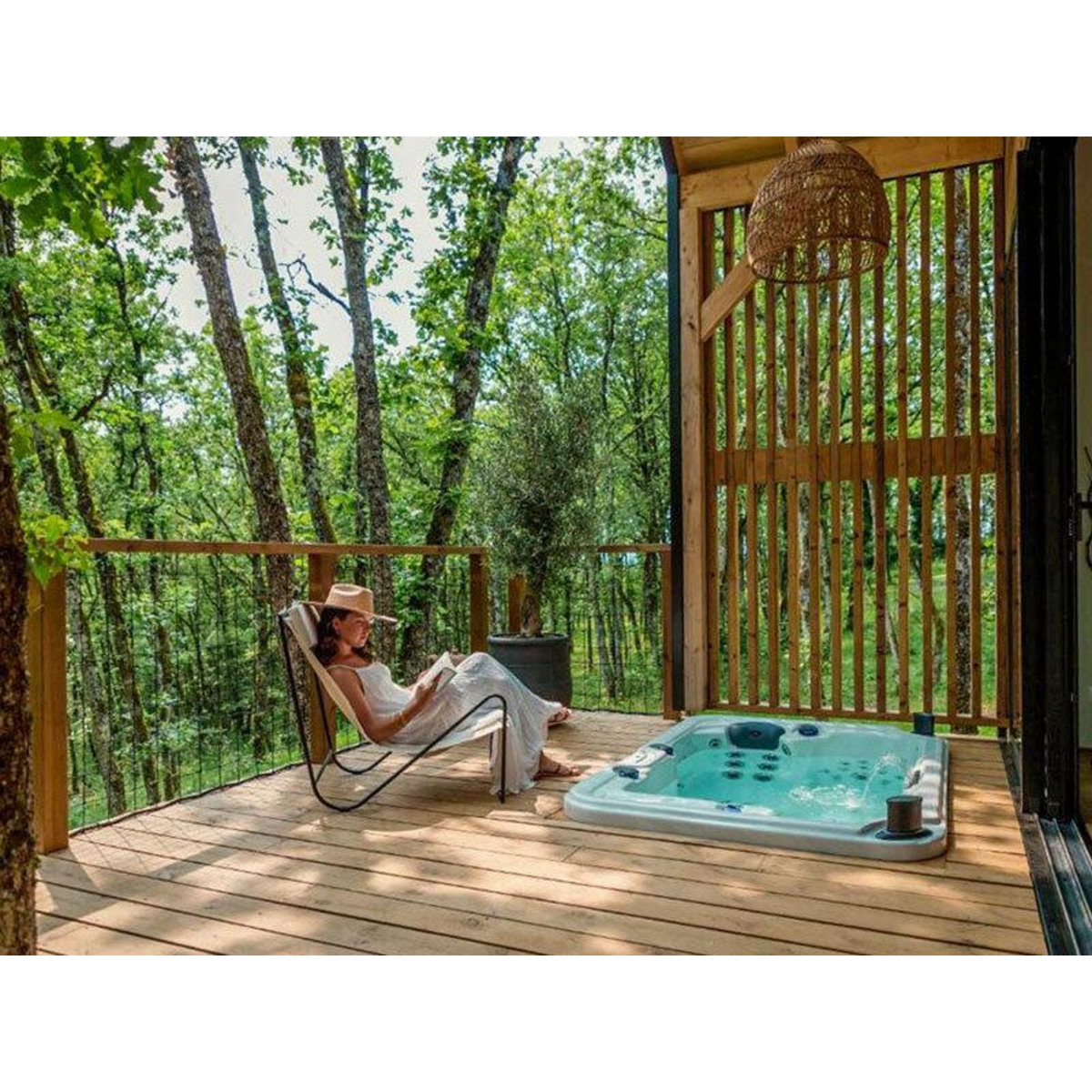 Smartbox 2 jours en lodge avec accès à un spa privatif près de Brive-la-Gaillarde - Coffret Cadeau Séjour