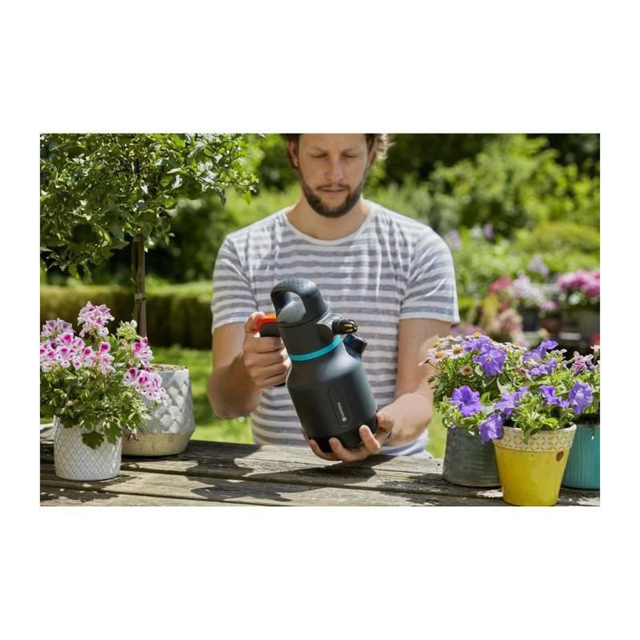 Voir la diapositive 2 : Gardena GARDENA Pulverisateur a pression prealable - Capacite 1.25L - Utilisation 360? - Indicateur de niveau integre - 11120 -20