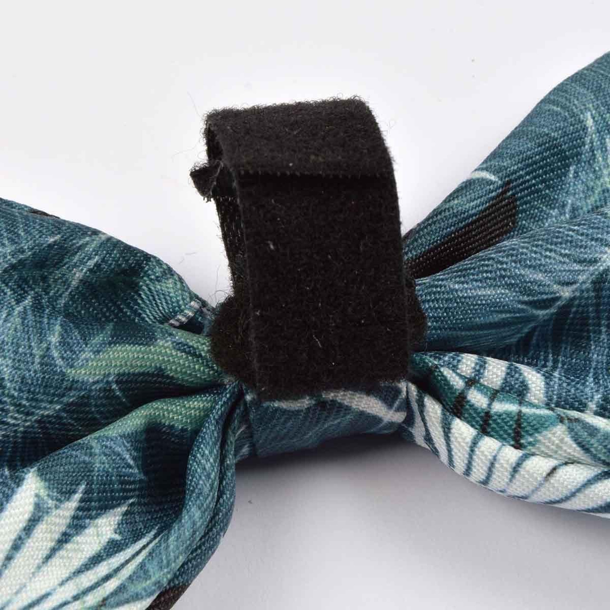 Voir la diapositive 2 : LOVE STORY Nœud papillon pour chien  eden  9cm bleu