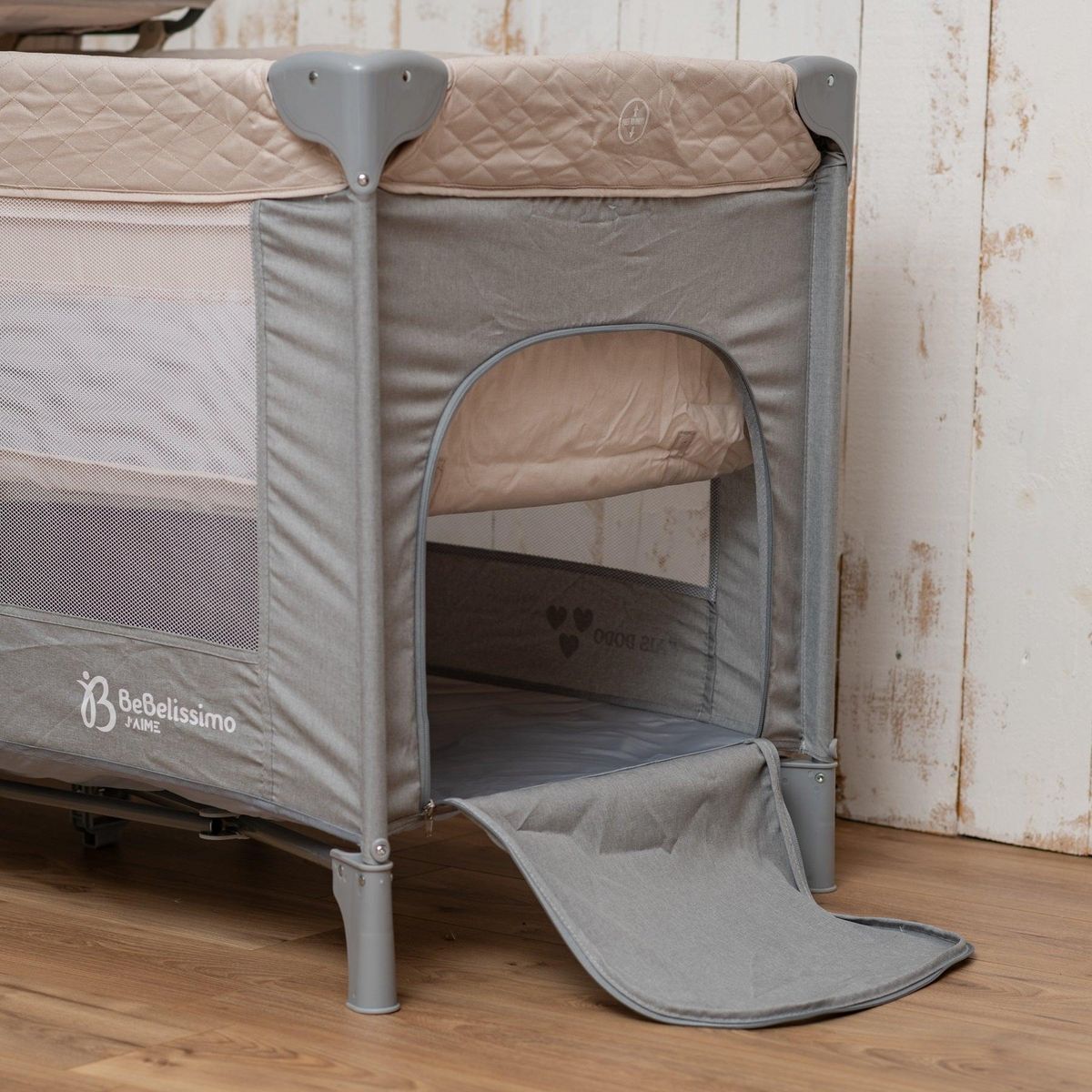 BEBELISSIMO BEBELISSIMO - Lit parapluie bébé - lit pliant - dès la naissance - Fais dodo  - table à langer et jouets - beige/gris