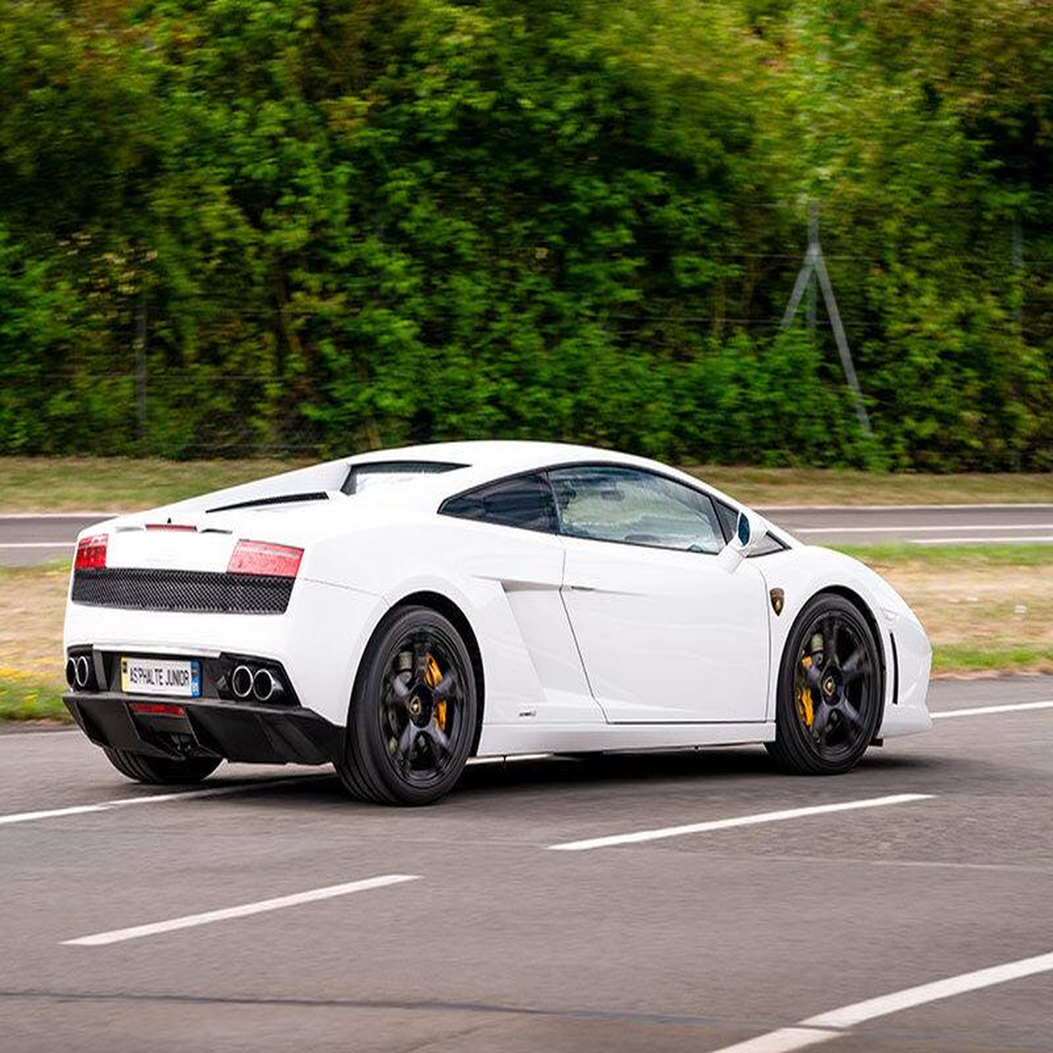 Voir la diapositive 6 : Smartbox Stage de pilotage enfant : 4 tours de circuit en lamborghini gallardo et en alpine a110 s - coffret cadeau sport & aventure