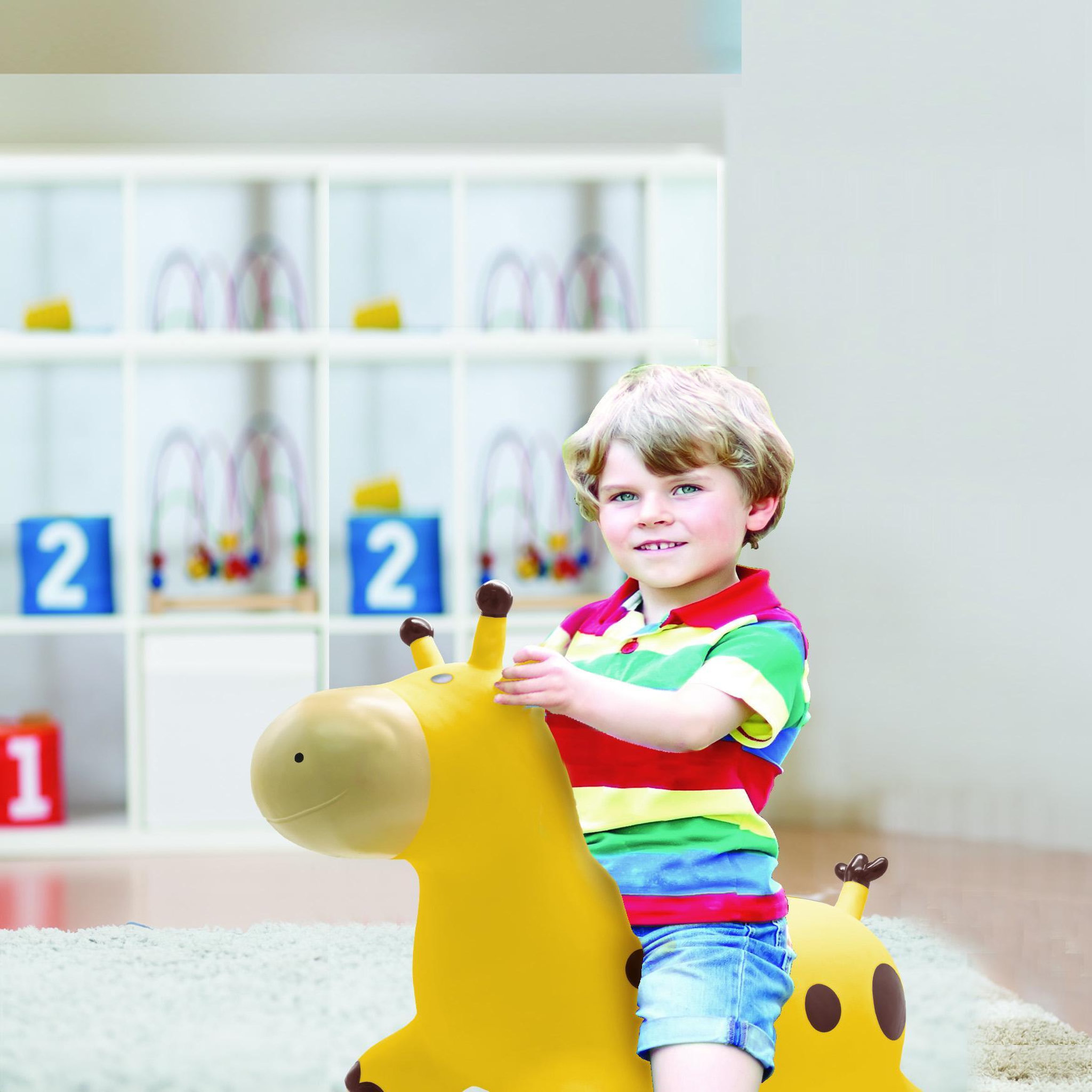 Voir la diapositive 5 : Lexibook Girafe sauteuse gonflable jaune