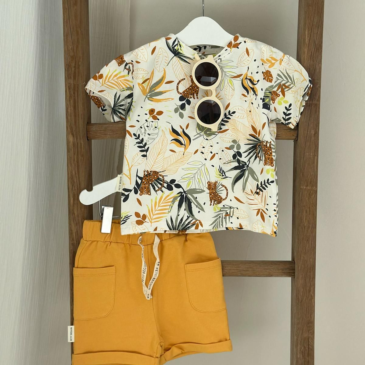 Petit Béguin Ensemble enfant t-shirt et short Wakae