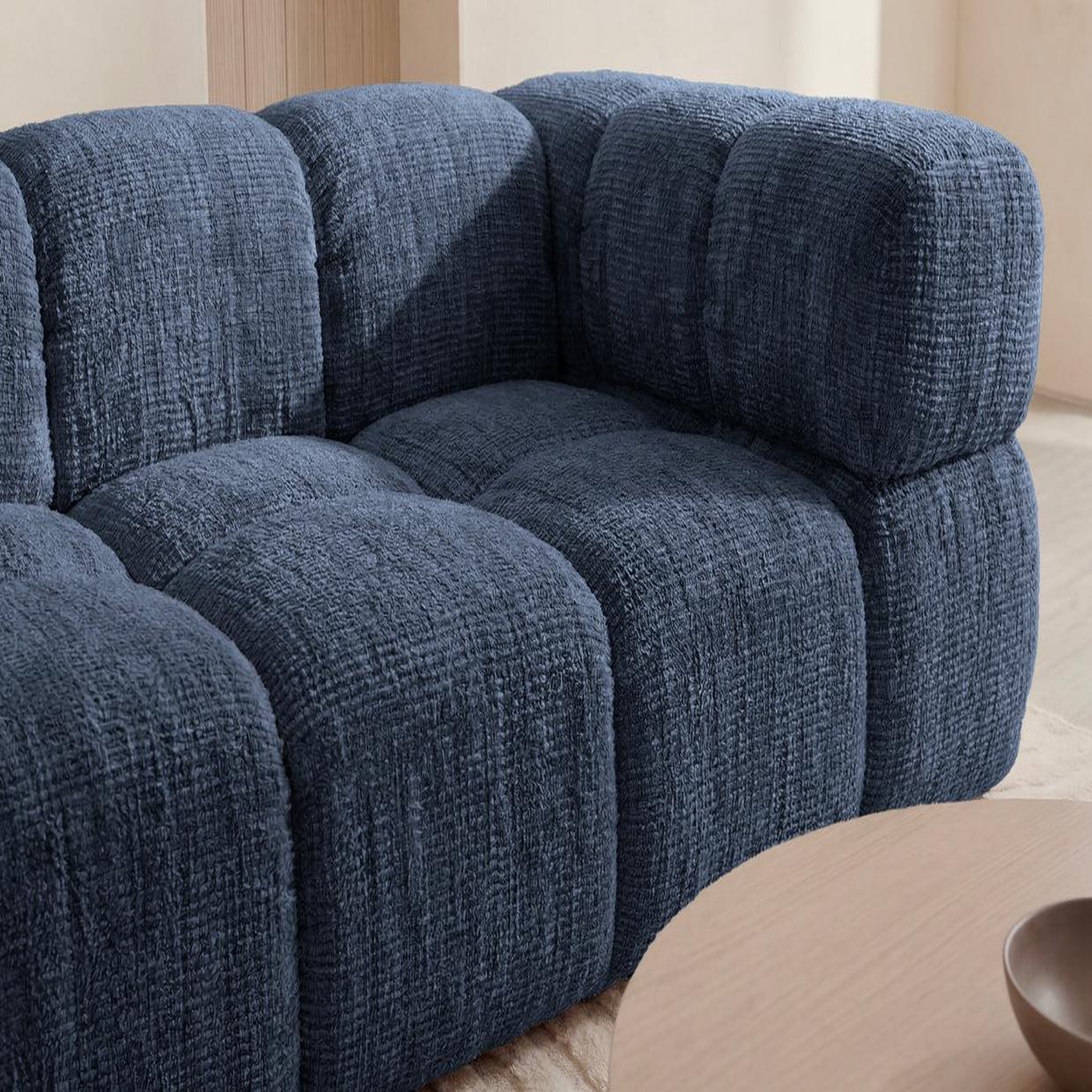 Voir la diapositive 4 : CASANOVA PARIS Gustave - canapé droit tissu chenille 2 places