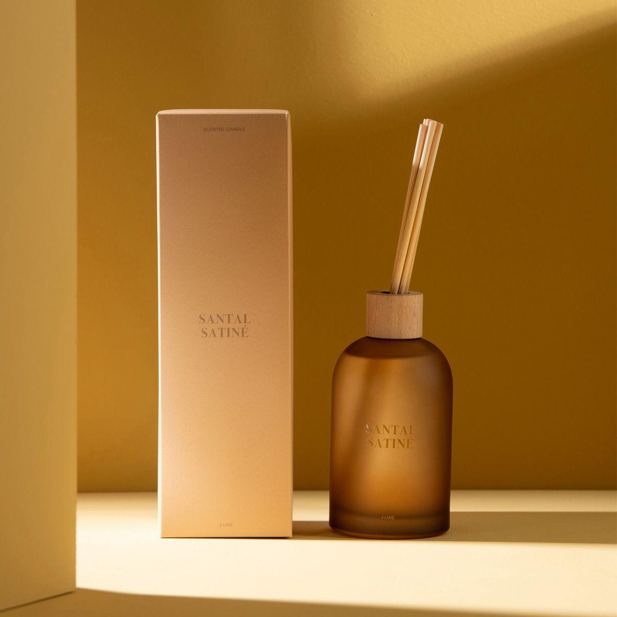 Voir la diapositive 5 : J-LINE Diffuseur de parfum  accords essentiels  250ml santal satiné