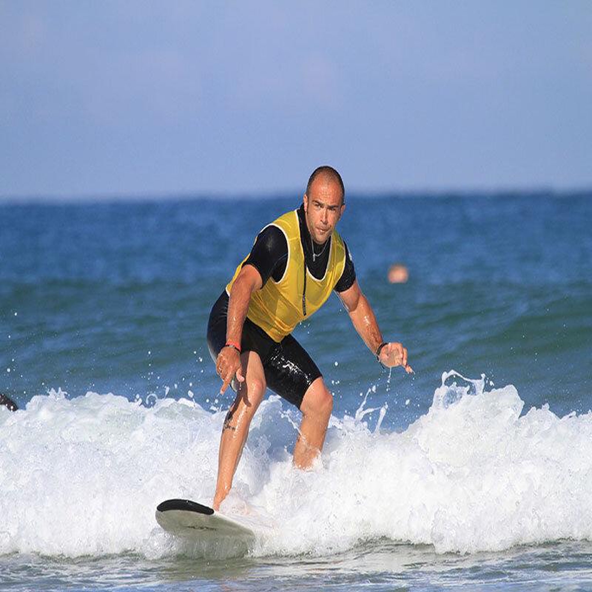 Voir la diapositive 2 : Smartbox 2 cours de surf et 2 jours de location de matériel dans les landes - coffret cadeau sport & aventure