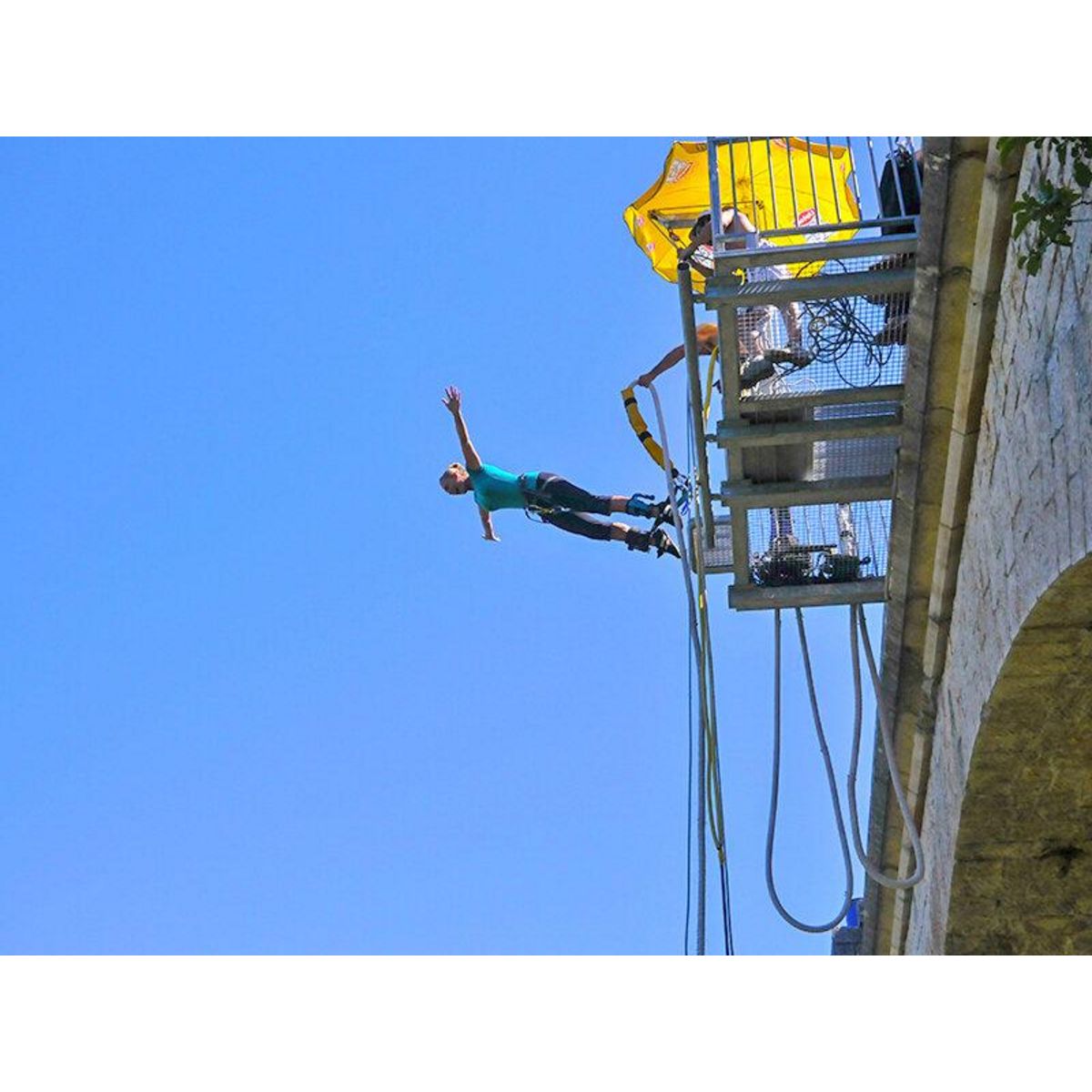Smartbox Saut à l'élastique près de Millau dans l'Aveyron - Coffret Cadeau Sport & Aventure