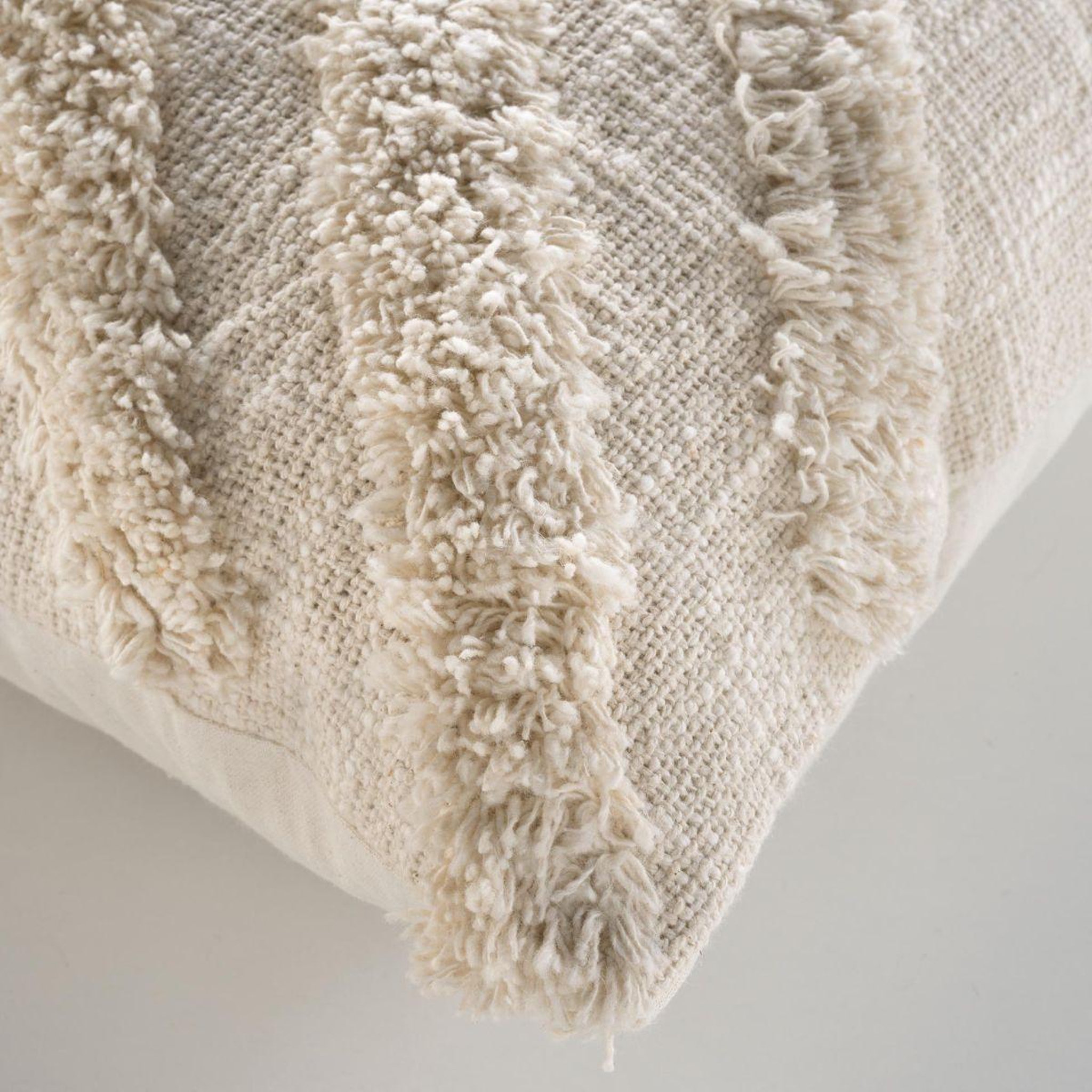 Voir la diapositive 3 : Douceur d'Intérieur Housse de coussin tuftée  sheny  40x40cm naturel