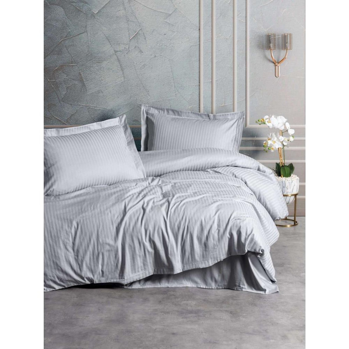 GENERIQUE Parure de lit - 1 housse de couette 140 x 200cm + 1 taies d'oreiller 60 x 60 cm - Satin - Imprimé rayures Gris