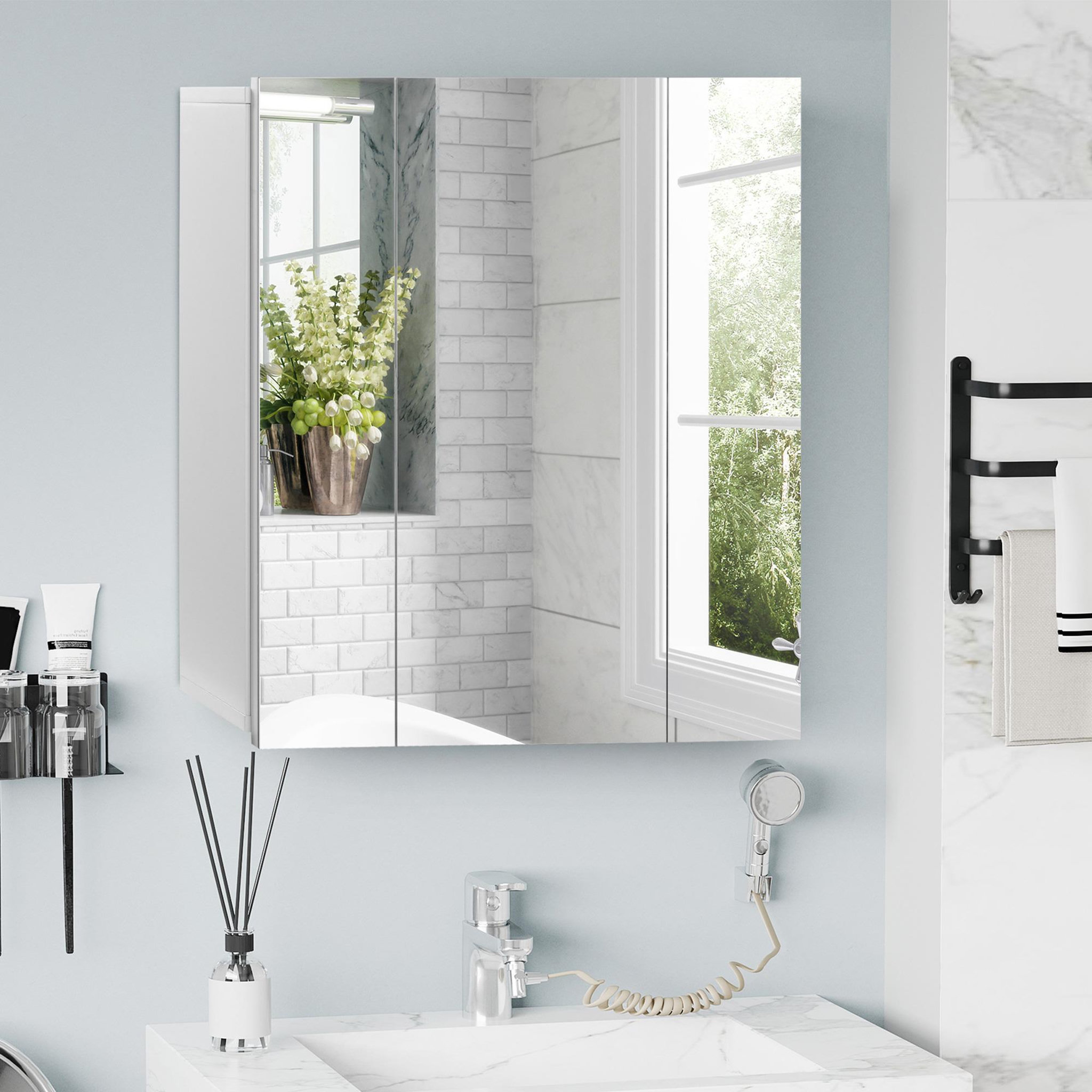 Voir la diapositive 2 : KLEANKIN Armoire miroir de salle de bain armoire murale 3 portes 2 étagères dim. 70l x 15l x 60h cm mdf blanc