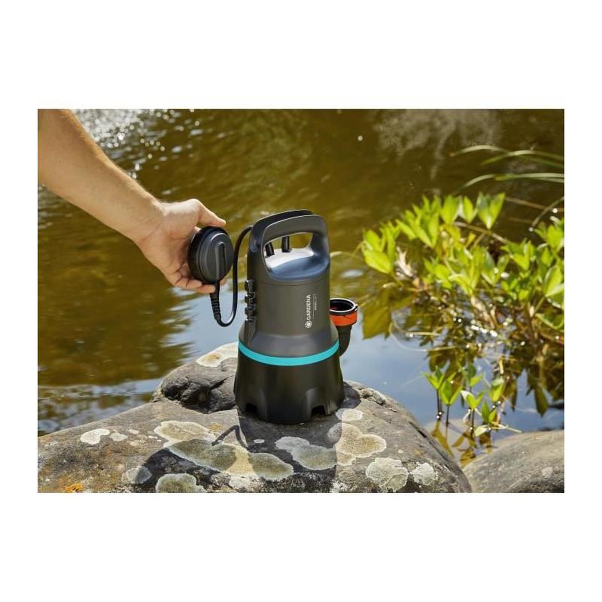 Voir la diapositive 3 : Gardena GARDENA Pompe devacuation eaux chargees 9000 - 300W - Debit max 9000l/h + pression max 0.6bar - Extension garantie 5 ans 9040-20