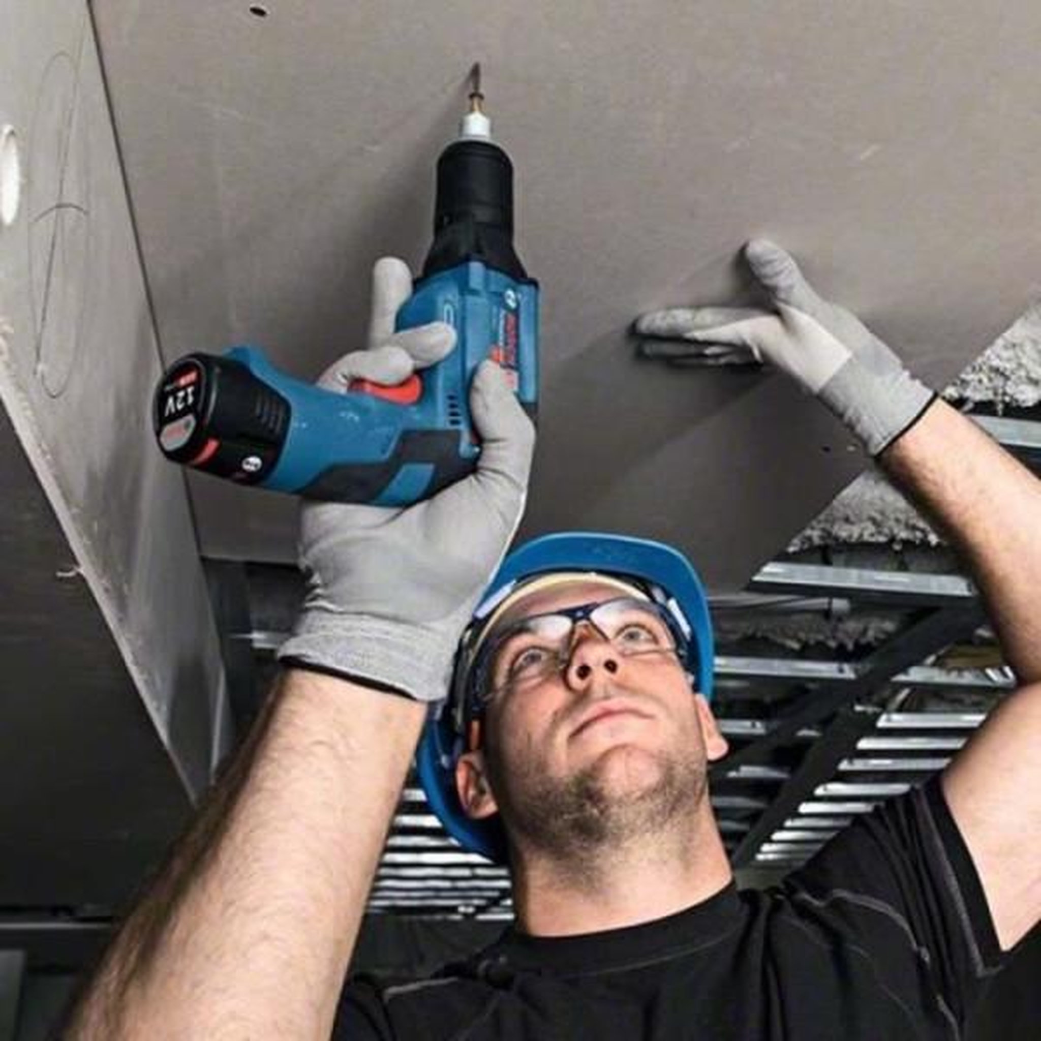 Voir la diapositive 4 : Bosch Professional Bosch gtb 12v-11 (corps seul carton)