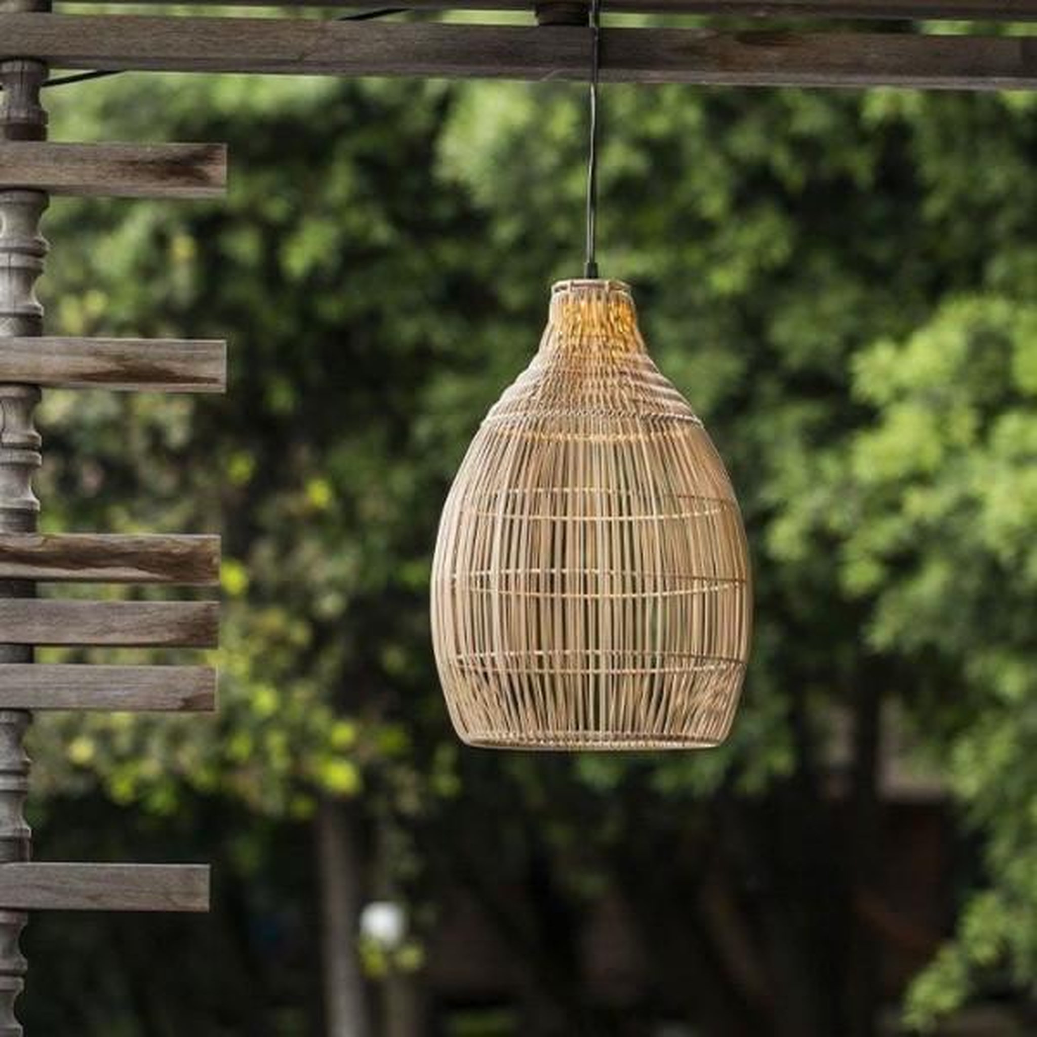 Voir la diapositive 3 : Lumisky Suspension solaire bohème naturel style vannerie tressée LED blanc chaud HOLIDAY H 42 cm