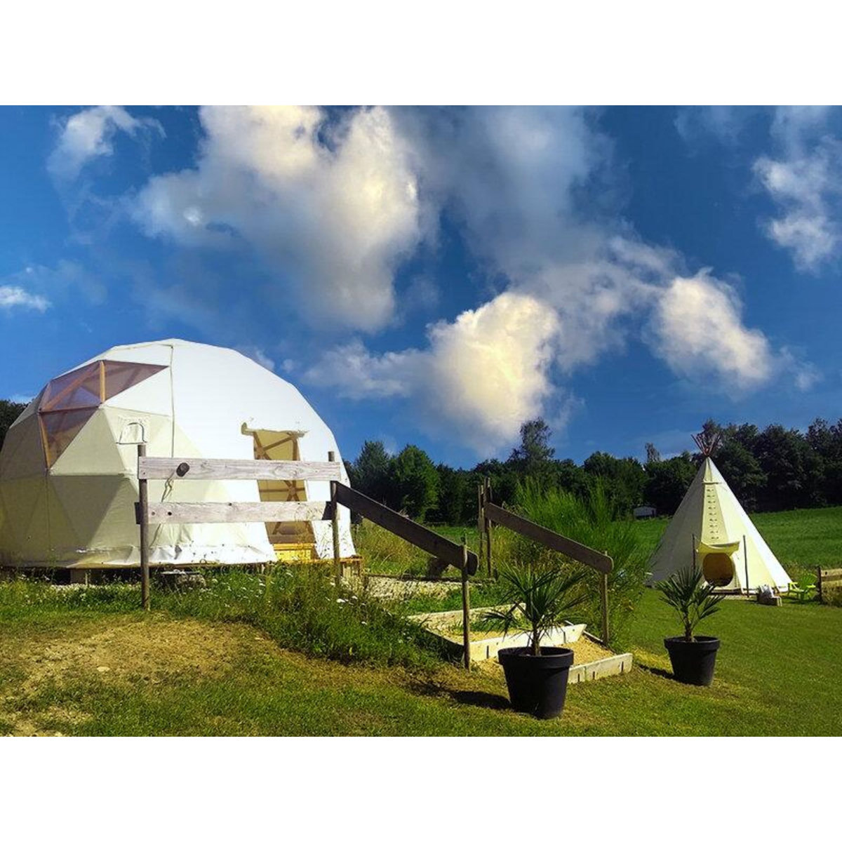Smartbox 2 jours insolites en tipi en famille près d'Aurillac - Coffret Cadeau Séjour