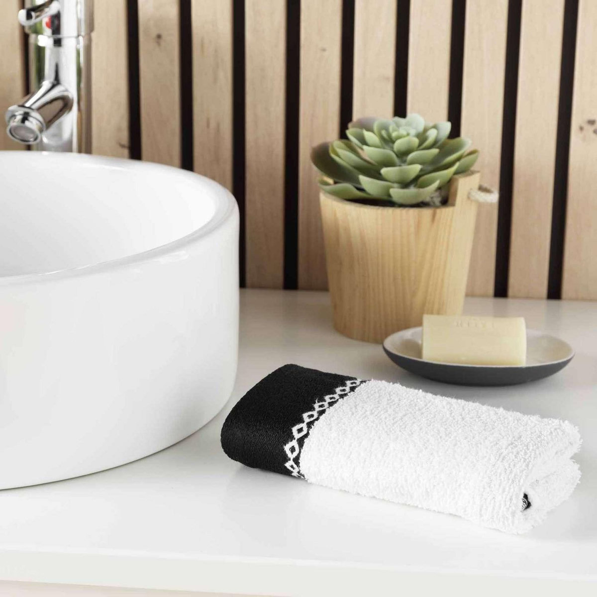 Douceur d'Intérieur Serviette invité SARASO - Eponge jacquard