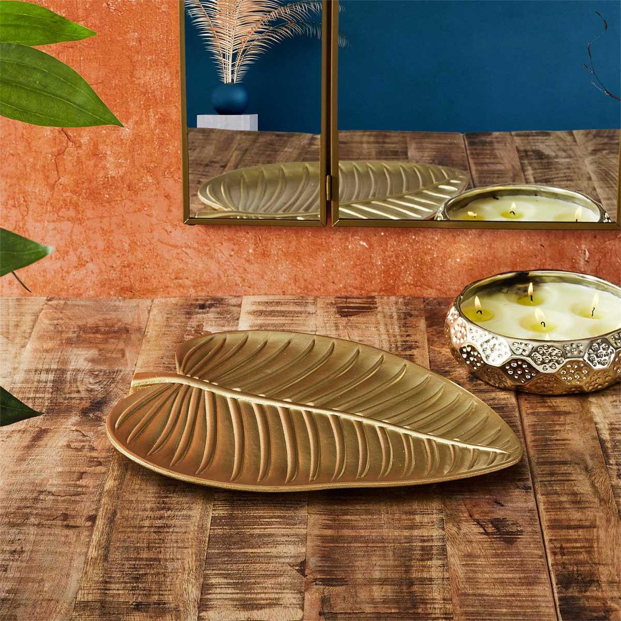 Voir la diapositive 3 : The Home Deco Factory Vide-poche design  feuille  37cm or