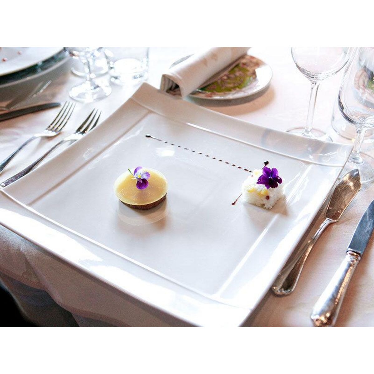 Smartbox Déjeuner entrée-plat-dessert en duo près de Genève - Coffret Cadeau Gastronomie