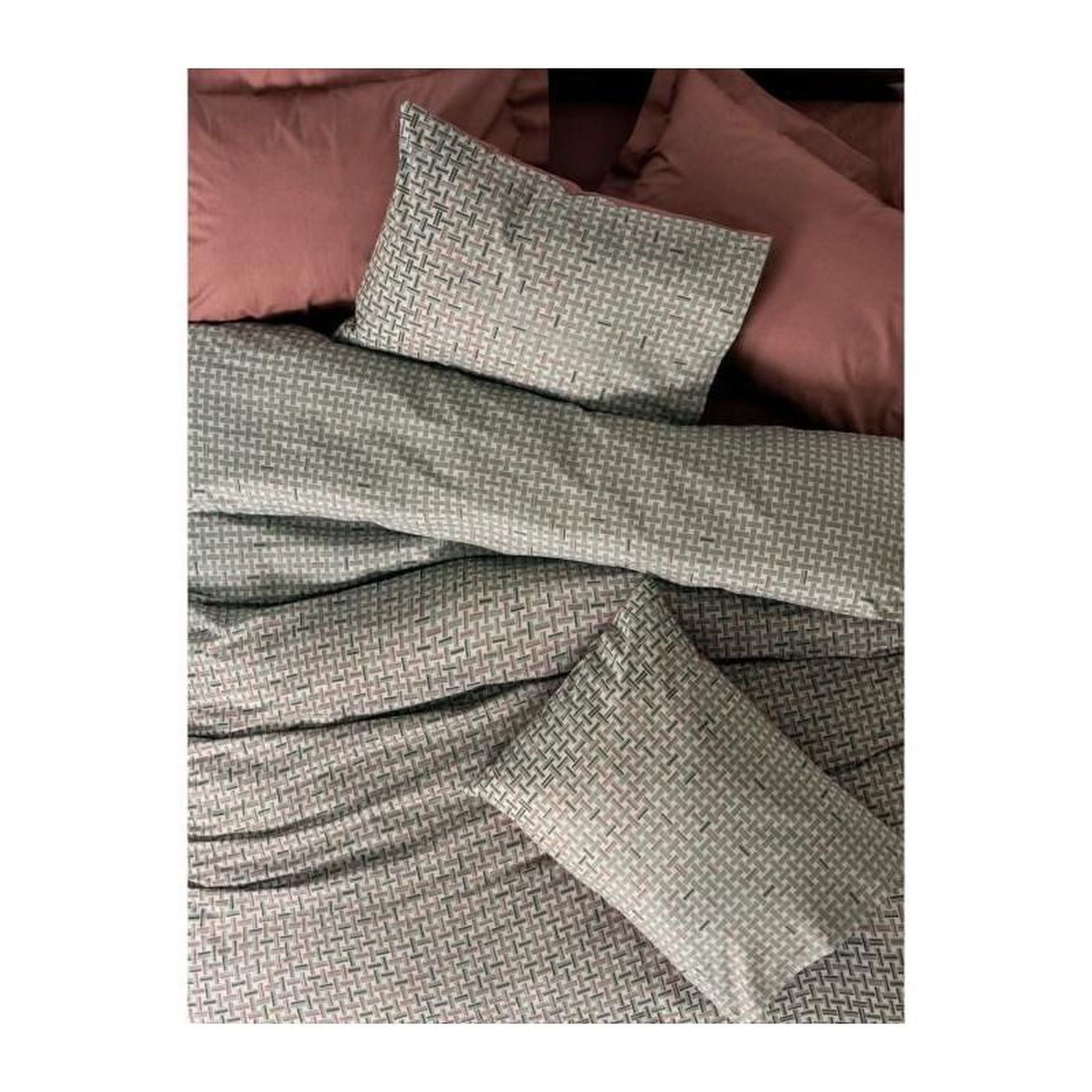 Voir la diapositive 4 : GENERIQUE Parure de lit - 129CTN64647 - 1 housse de couette 220 x 240 cm + 2 taies d'oreiller 60 x 60 cm - 100% coton ranforcé - Rouge