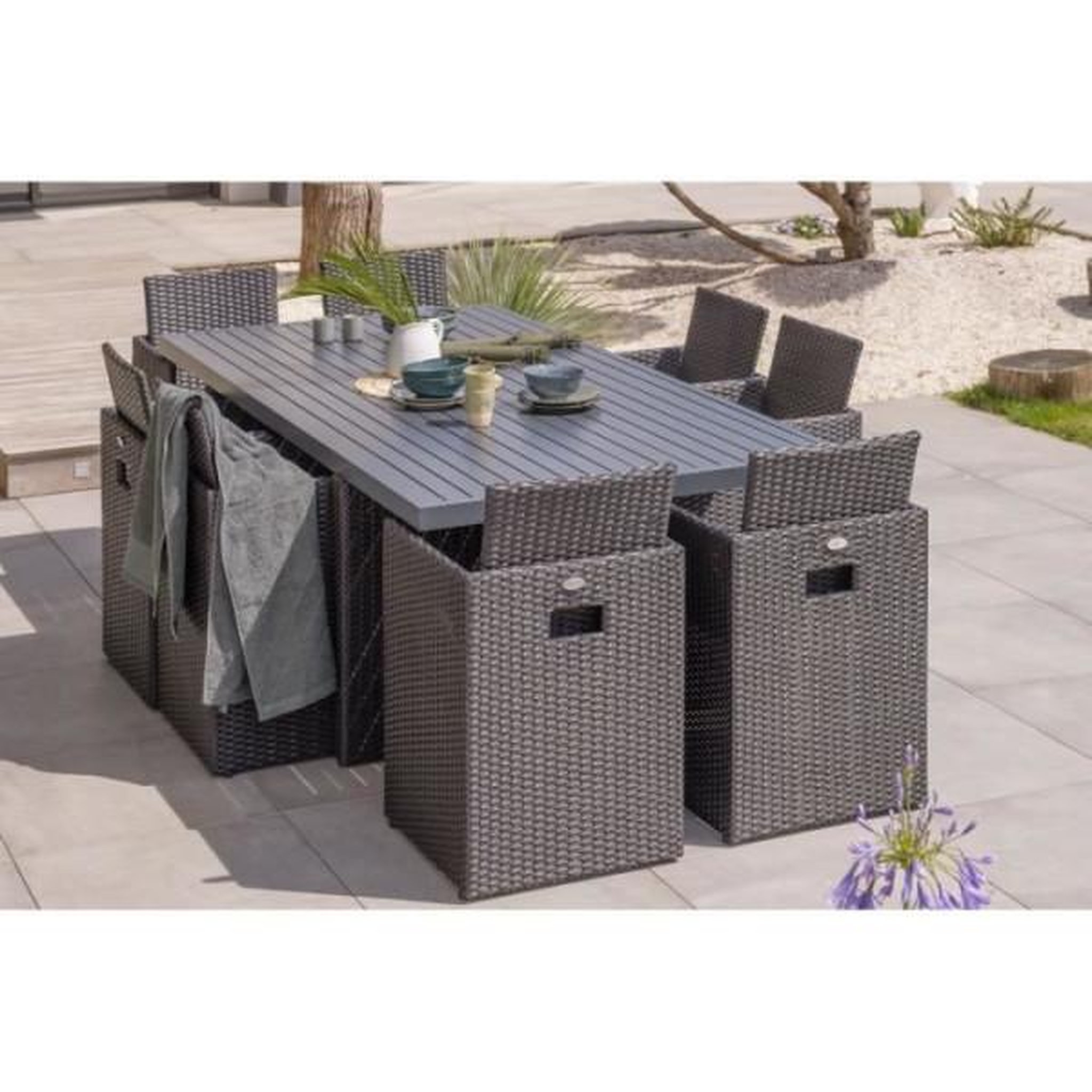 Voir la diapositive 2 : DCB GARDEN Ensemble repas de jardin encastrable - Noir - Résine tressée et plateau aluminium - 8 places - PVC-8-ALU-N - DCB GARDEN
