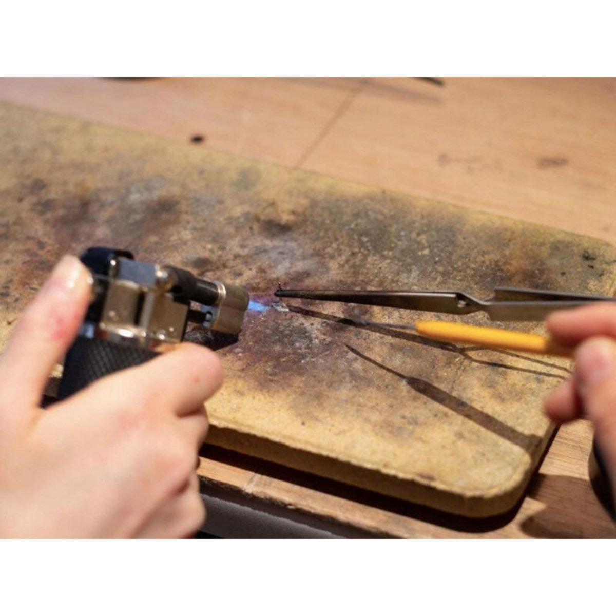 Smartbox Fabrication de boucles d'oreilles en argent lors d'1 atelier créatif - Coffret Cadeau Multi-thèmes