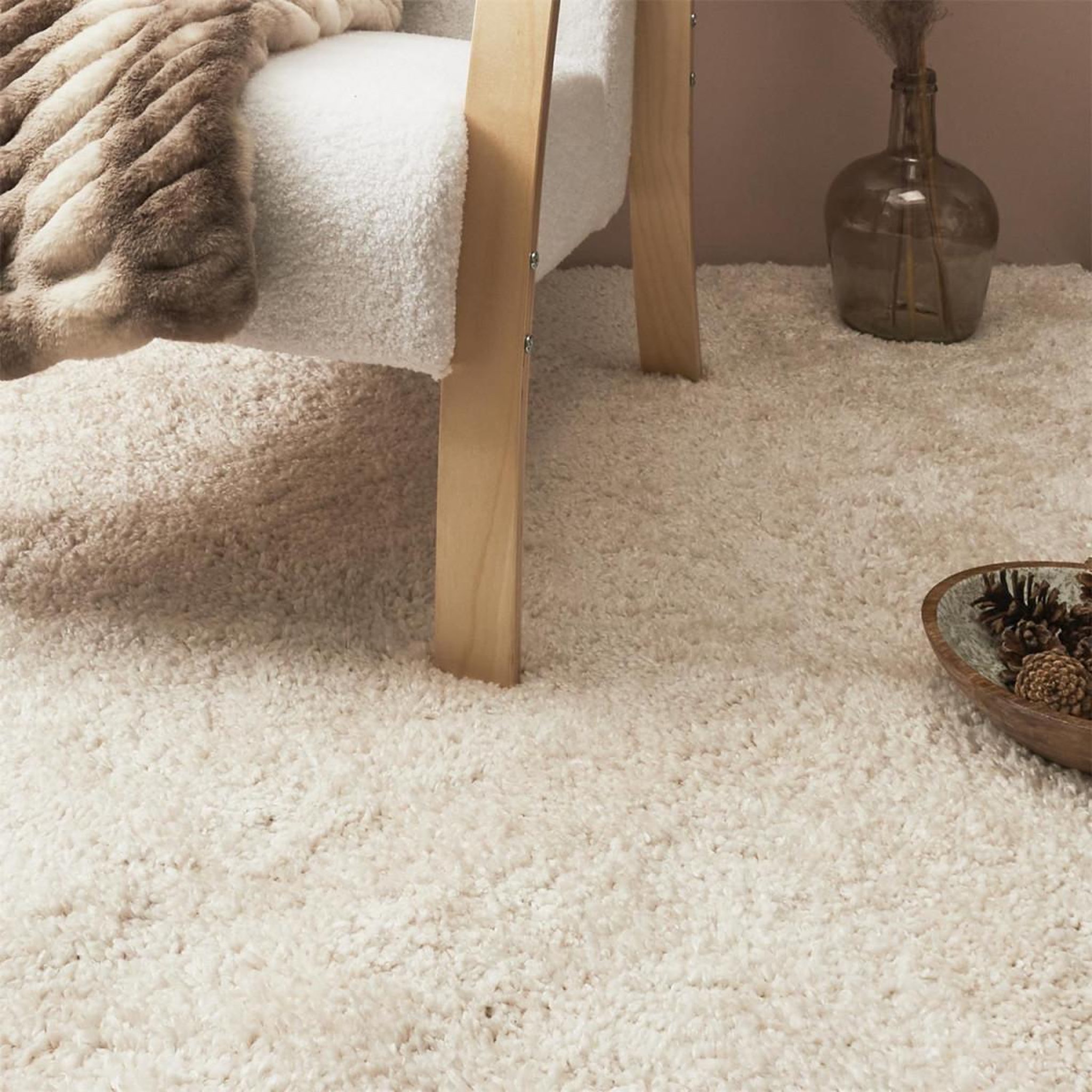 Voir la diapositive 4 : The Home Deco Factory Tapis déco  alaska  150x200cm beige