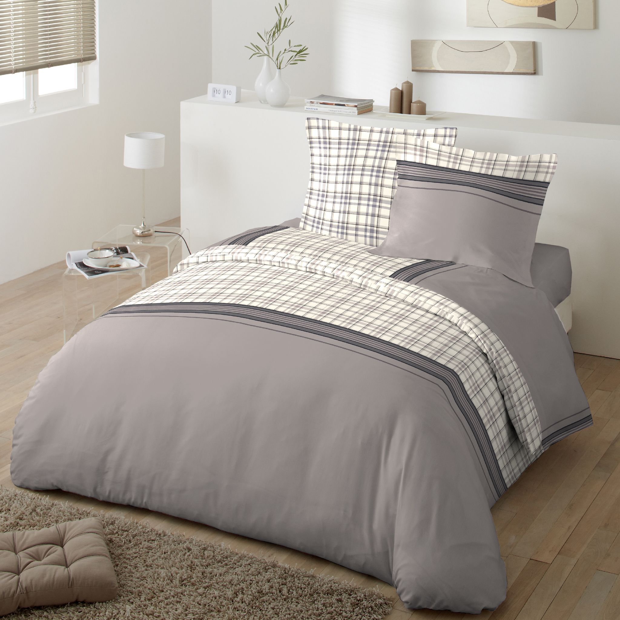 Parure de drap microfibre CARREAUX pas cher Auchan.fr