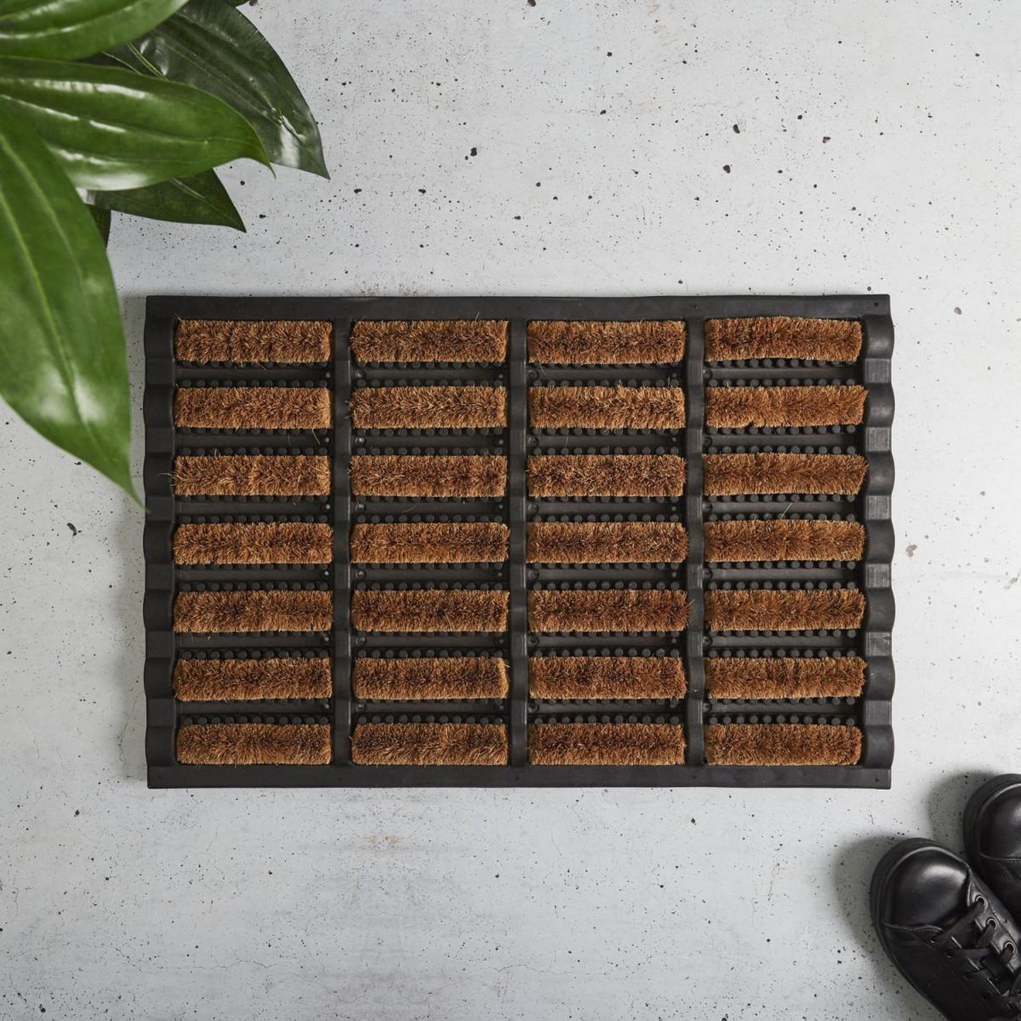Voir la diapositive 2 : The Home Deco Factory Paillasson Grattoir  Adrian  40x60cm Marron & Noir
