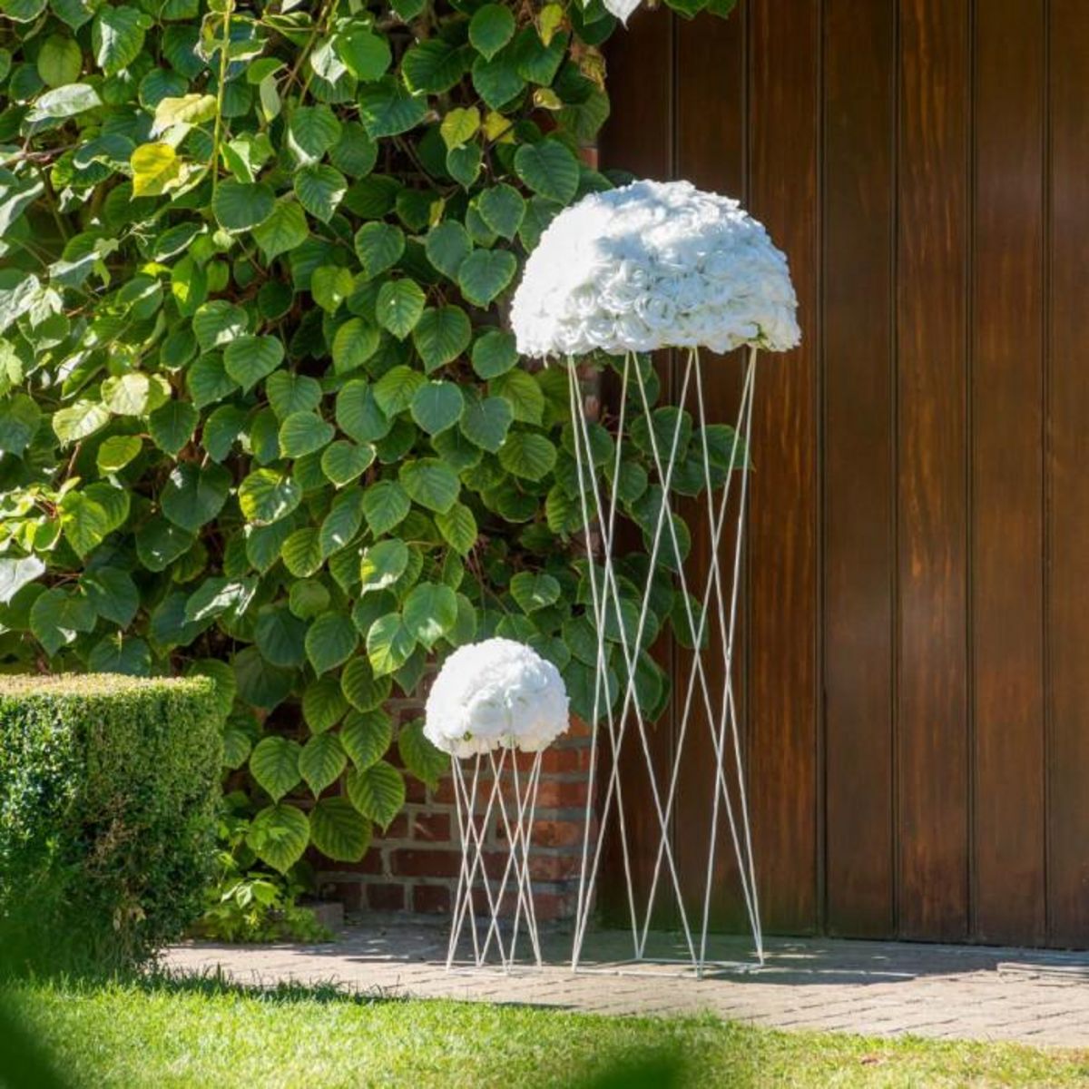 Paris Prix Boule de Fleurs Artificielles  Roses  55cm Blanc