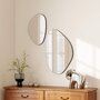 Voir la diapositive 2 : HOMCOM Lot de 2 miroirs organiques à suspendre L.46 x H.70 cm et L.31 x H.49 cm cadre métal noir