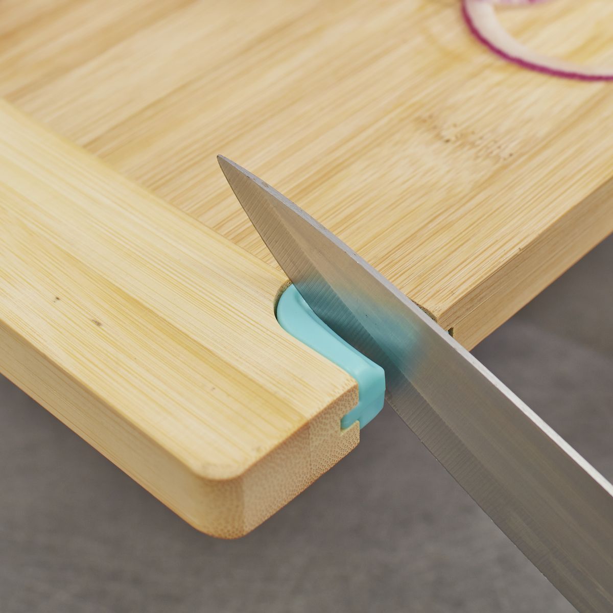 Planche à découper + aiguiseur