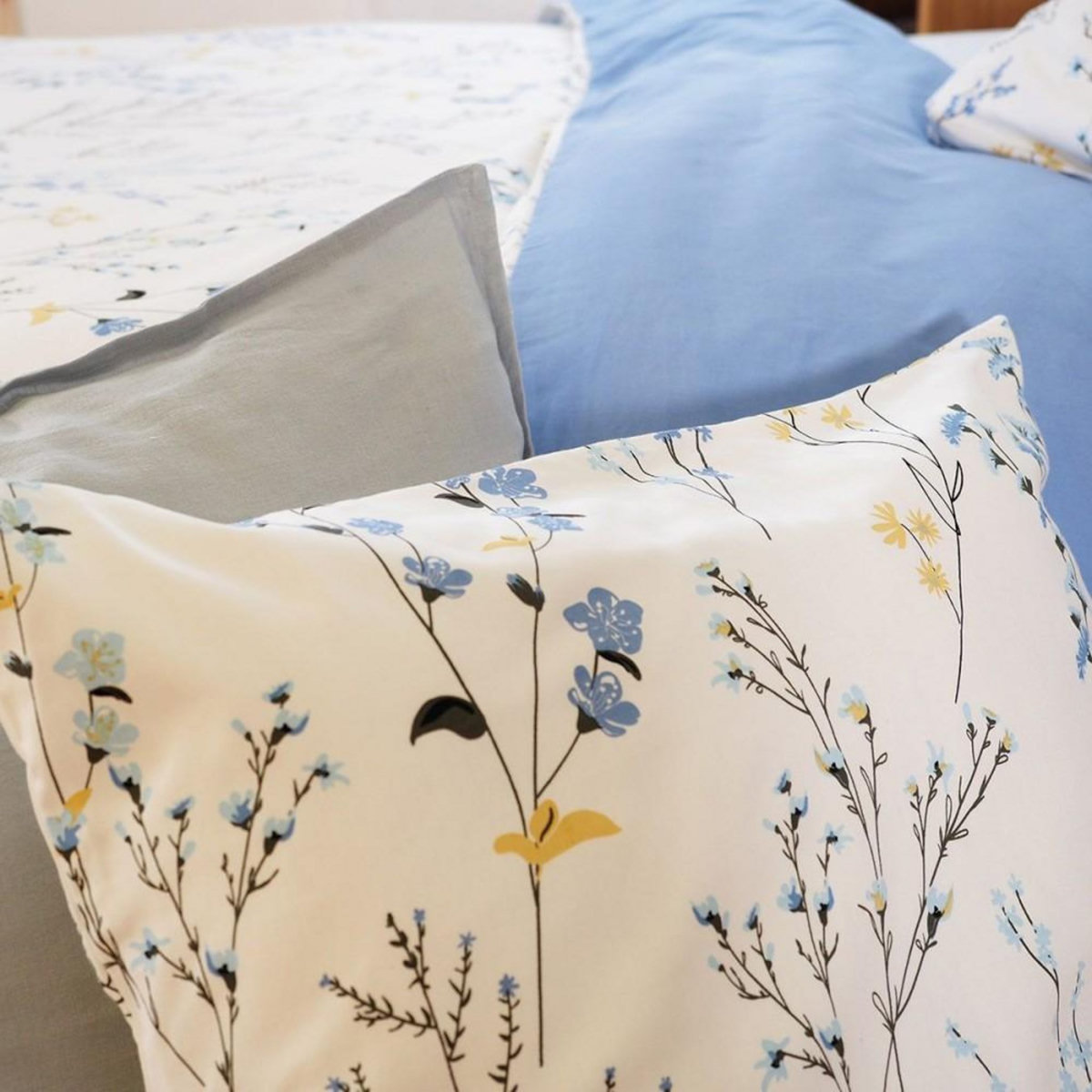 COTE DECO Housse de couette 240x220 Satin Fanille + 2 taies 100% coton 78 fils