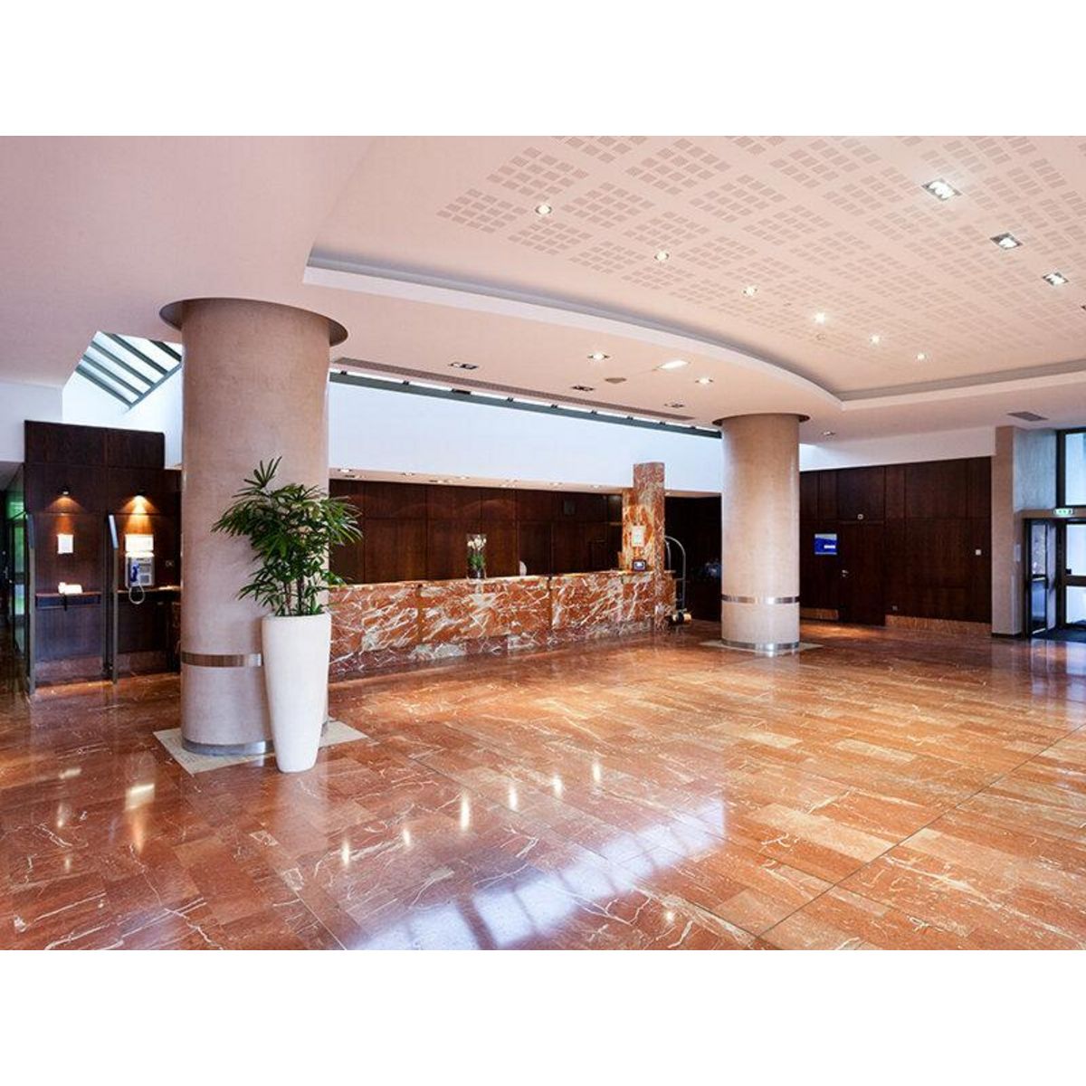 Smartbox Escapade au Hilton Strasbourg au cœur de l'Europe - Coffret Cadeau Séjour